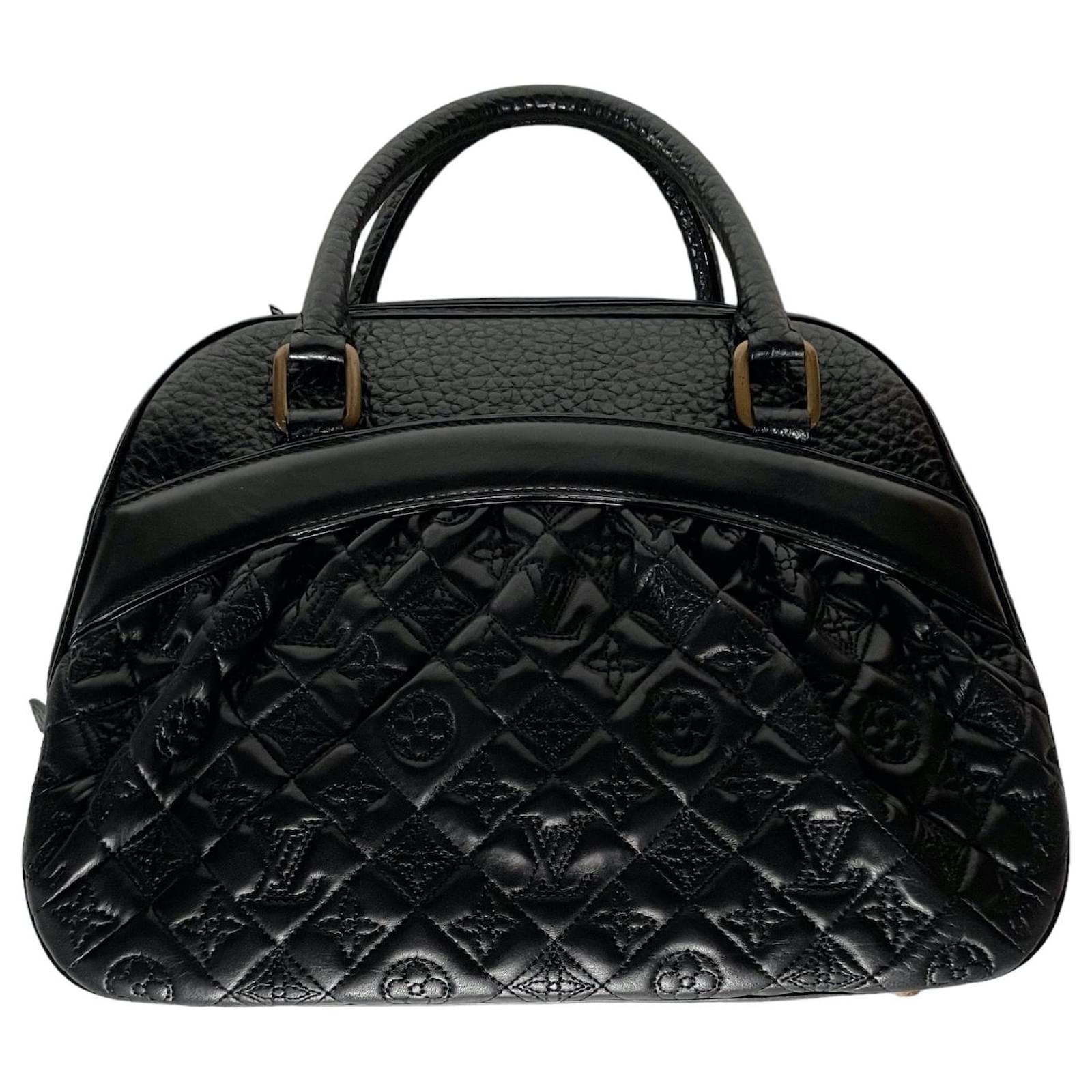 Louis Vuitton Vienna Leather Mizi in Black