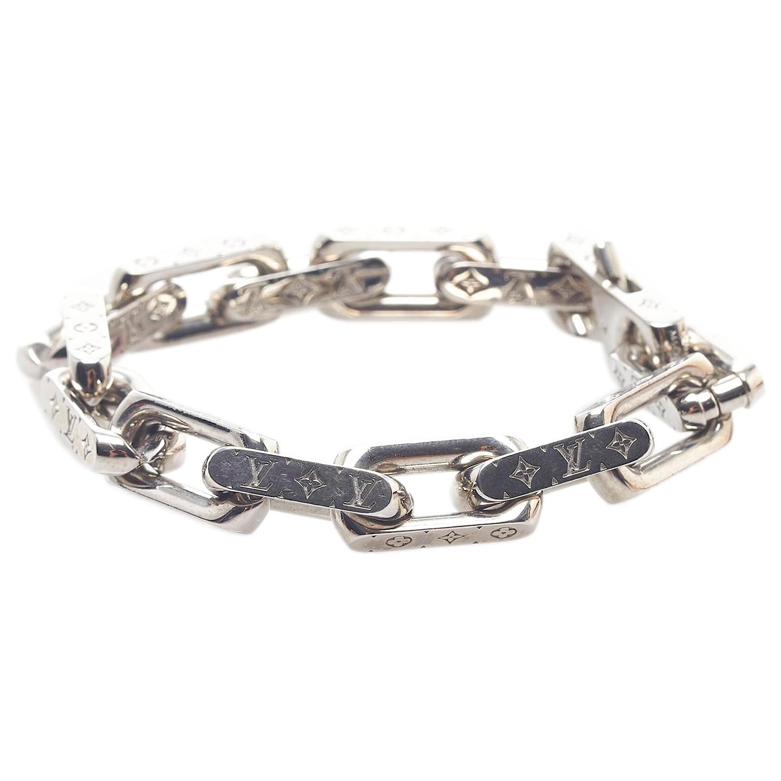 Louis Vuitton Silver Monogram Chain Bracelet Silvery Metal ref.822988 -  Joli Closet