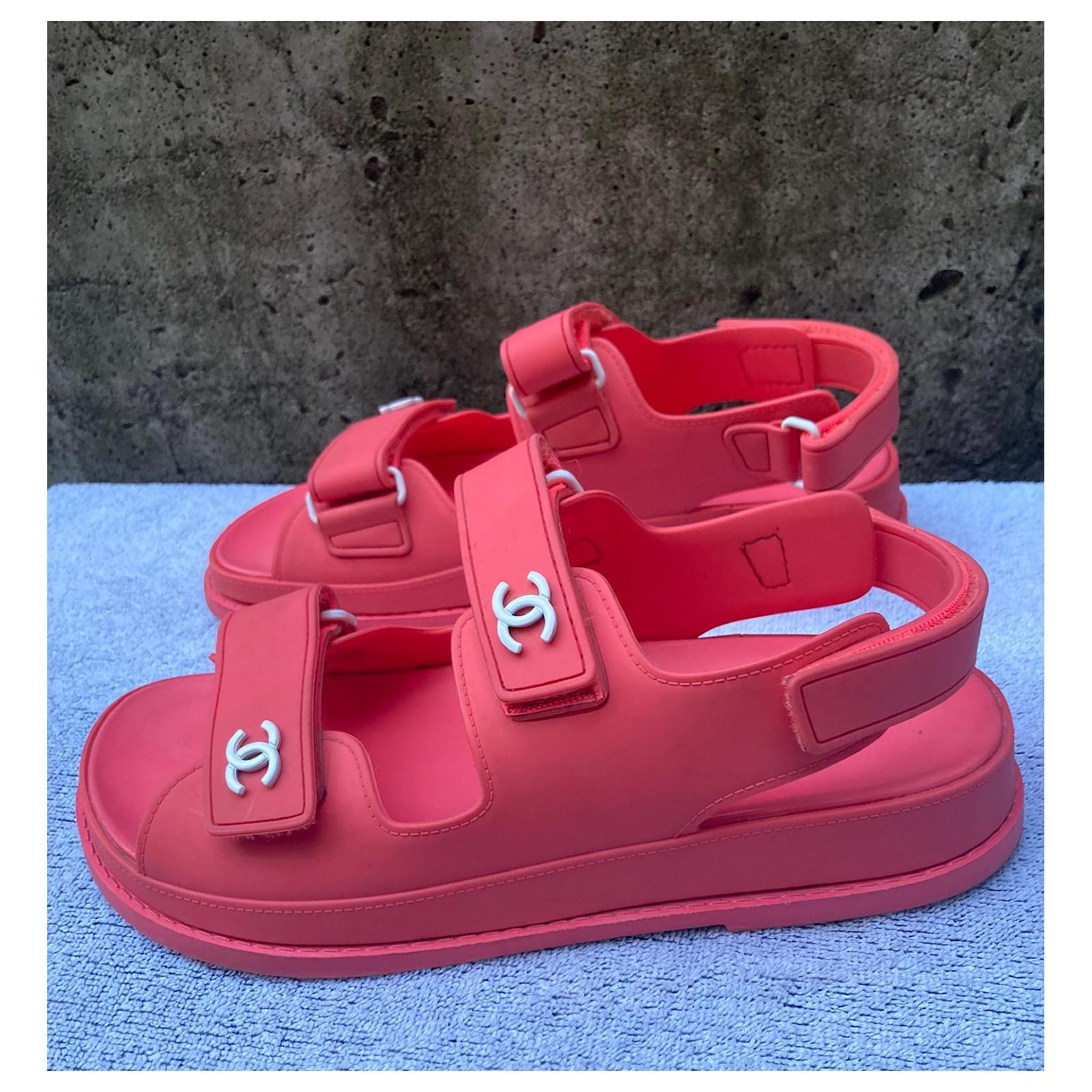 Dad Chanel Pink Rubber Sandals ref.823059 - Joli Closet