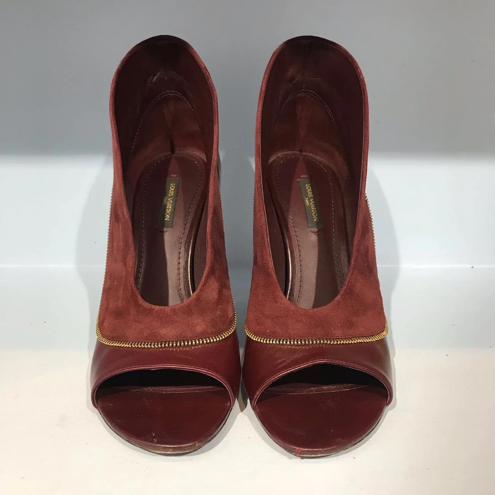 LOUIS VUITTON Heels T.eu 39.5 Leather Dark red ref.824385 - Joli