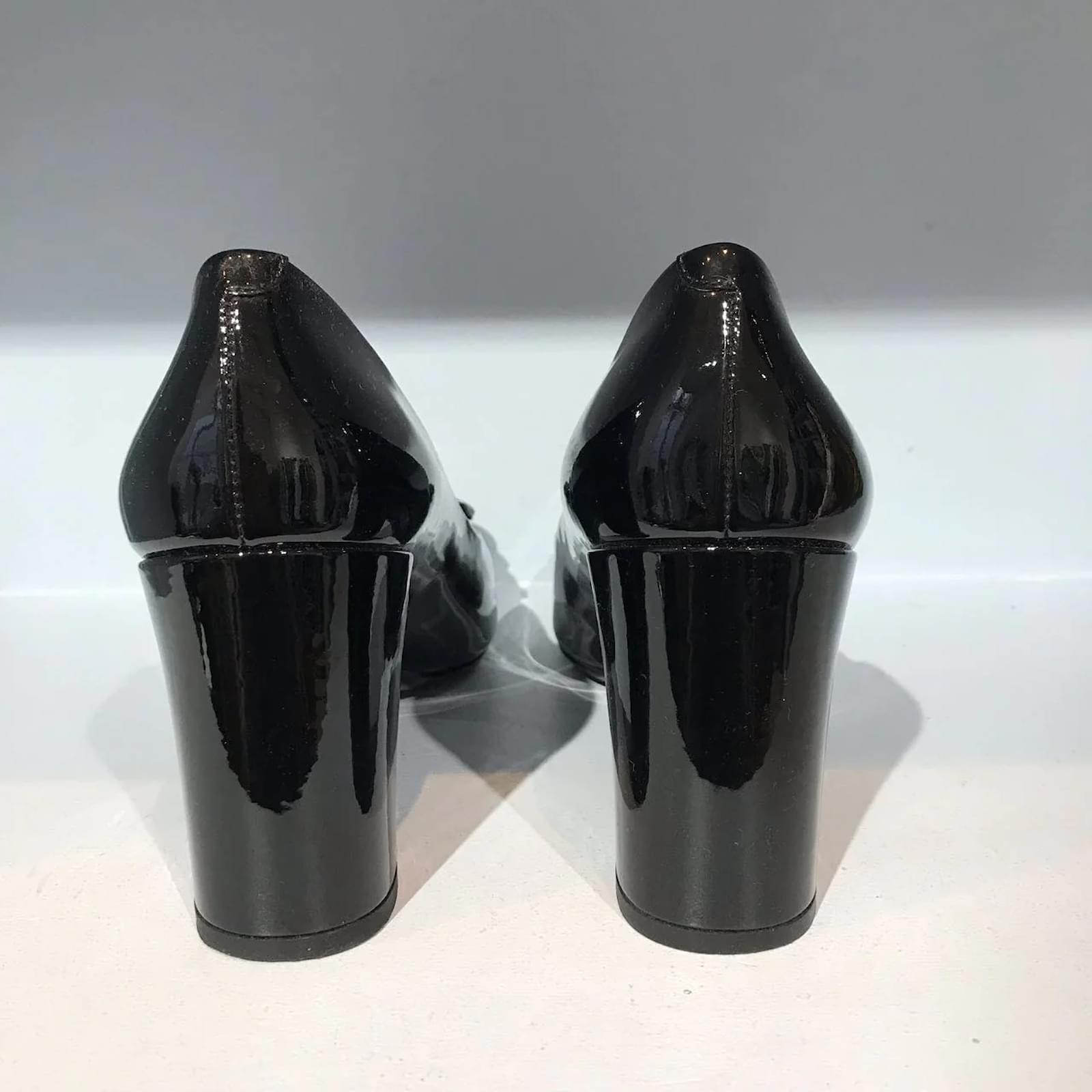 Patent leather heels Louis Vuitton Black size 35.5 EU in Patent