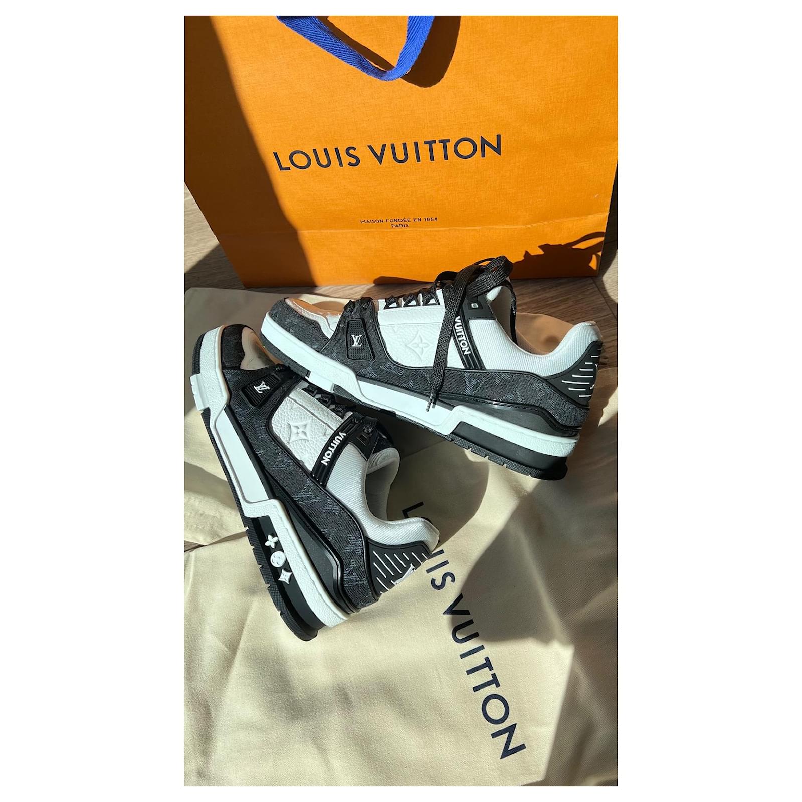 Louis Vuitton Men's Blue & Black Leather Zig Zag Sneaker – Luxuria & Co.