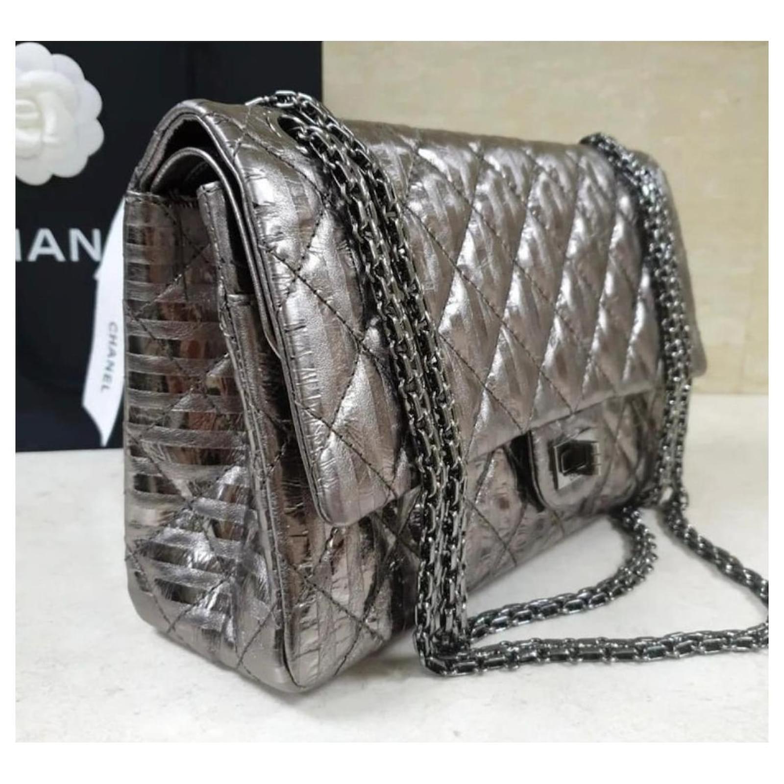 Chanel Silver Striped Quilted Leather Reissue 2.55 Classic lined Flap Bag  Silvery Ostrich leather ref.831074 - Joli Closet