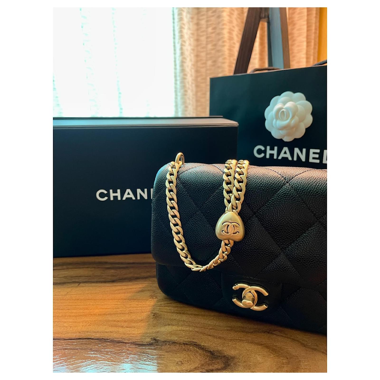 Timeless Chanel 23P SWEETHEART MINI CAVIAR FLAP BAG Black Leather  ref.835832 - Joli Closet