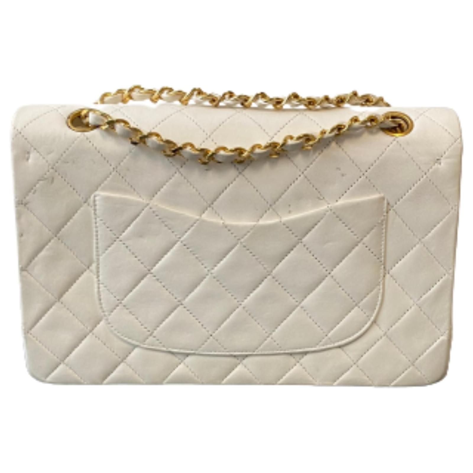 Chanel lined Flap White Leather ref.842197 - Joli Closet