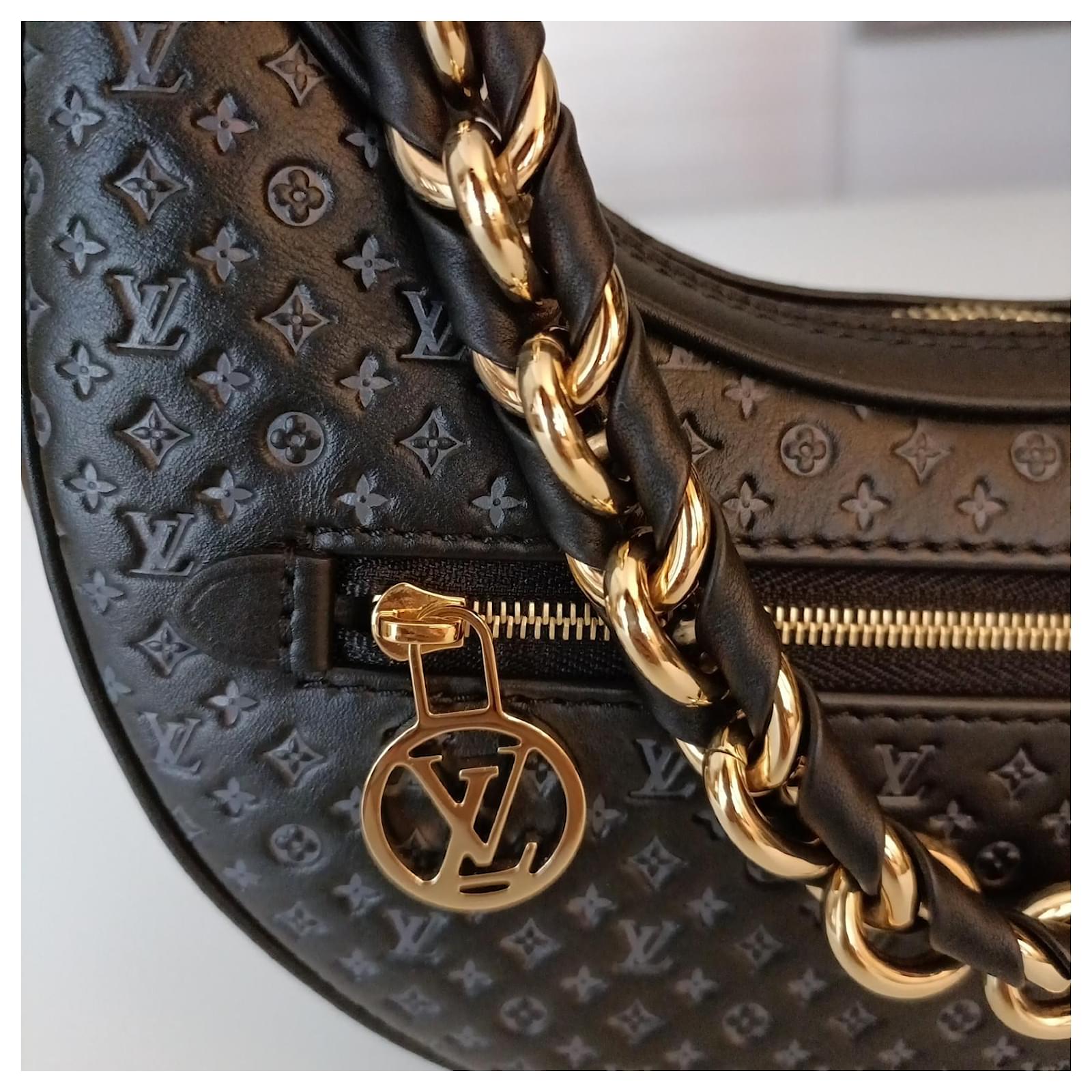 Looping Louis Vuitton Loop bag in leather Black ref.845395 - Joli Closet