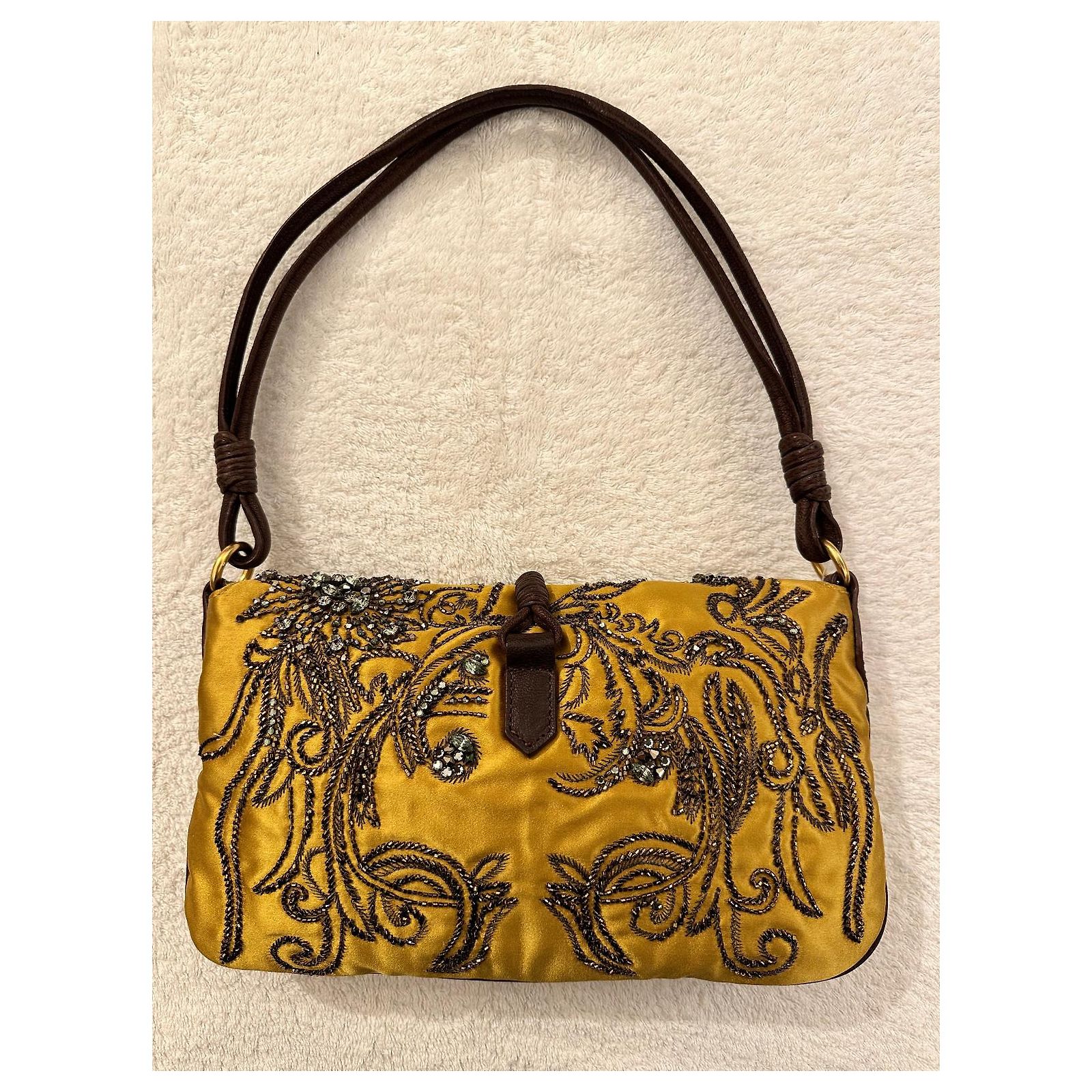 Petit Sac De Soirée Vintage En Soie Brodé - Occasion - Rouge Et Noir - Taille Petit