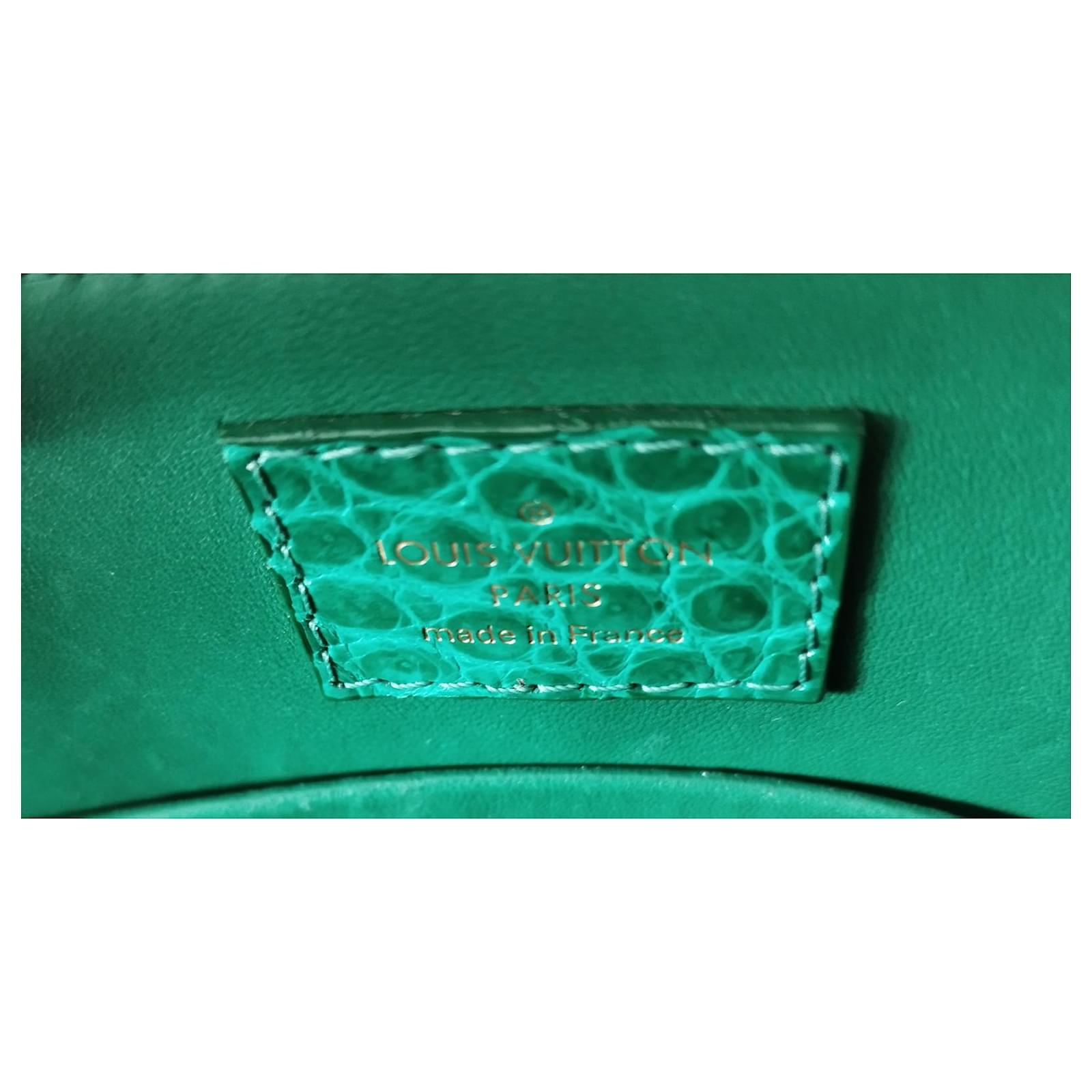 Louis Vuitton Alma BB in emerald green crocodile Exotic leather ref.847623  - Joli Closet