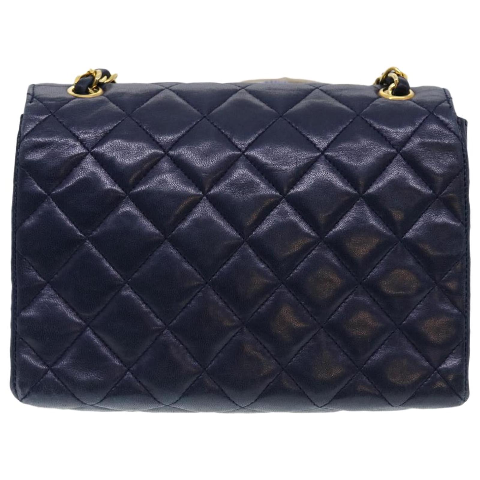 ショルダーバッグ・ポシェット × ヴィンテージ(中古) Chanel Chain Shoulder Bag AS4056 CHANEL Matelasse Chain Shoulder Bag Lamb Skin Navy CC Auth