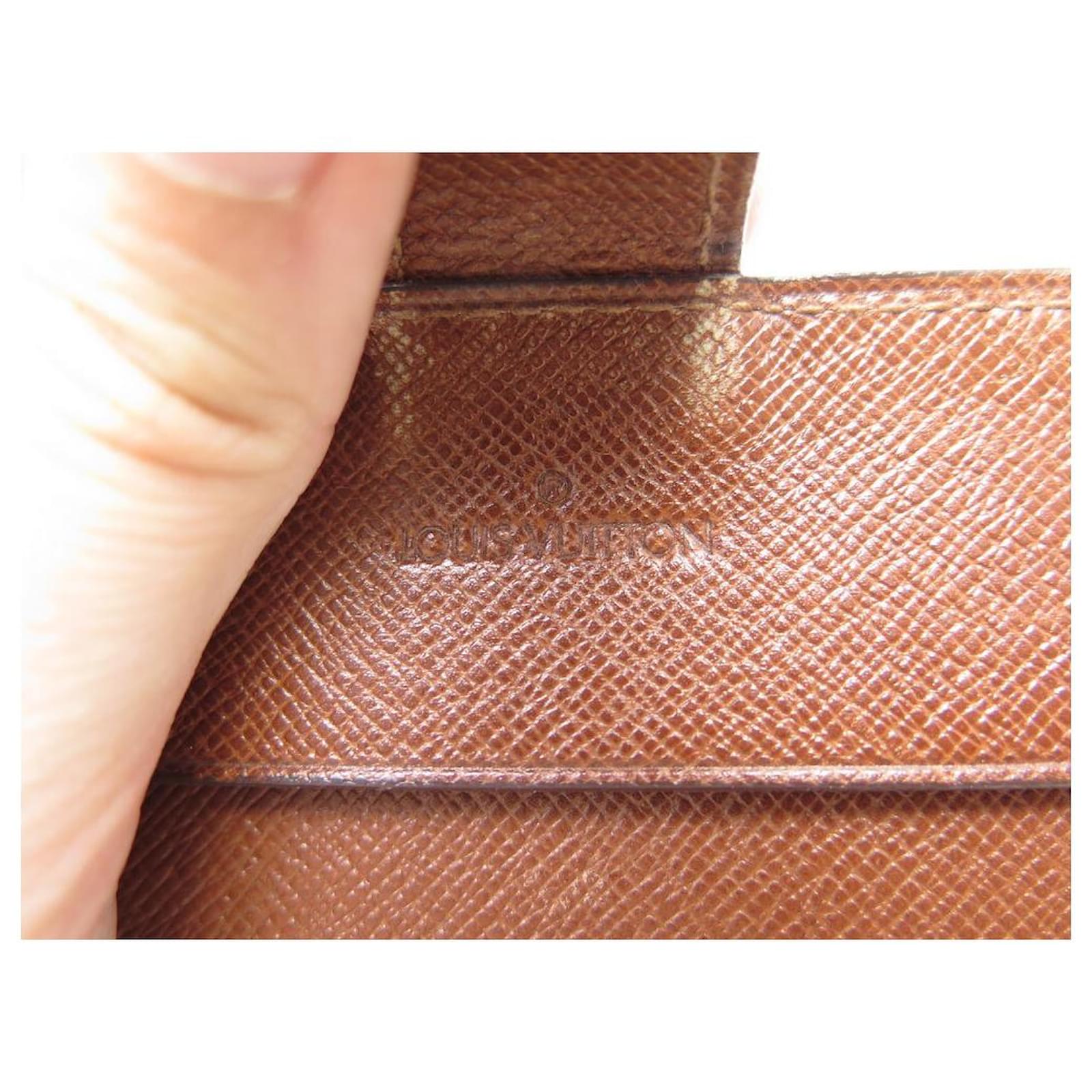 Louis Vuitton Monogram canvas checkbook holder. Brown Cloth ref