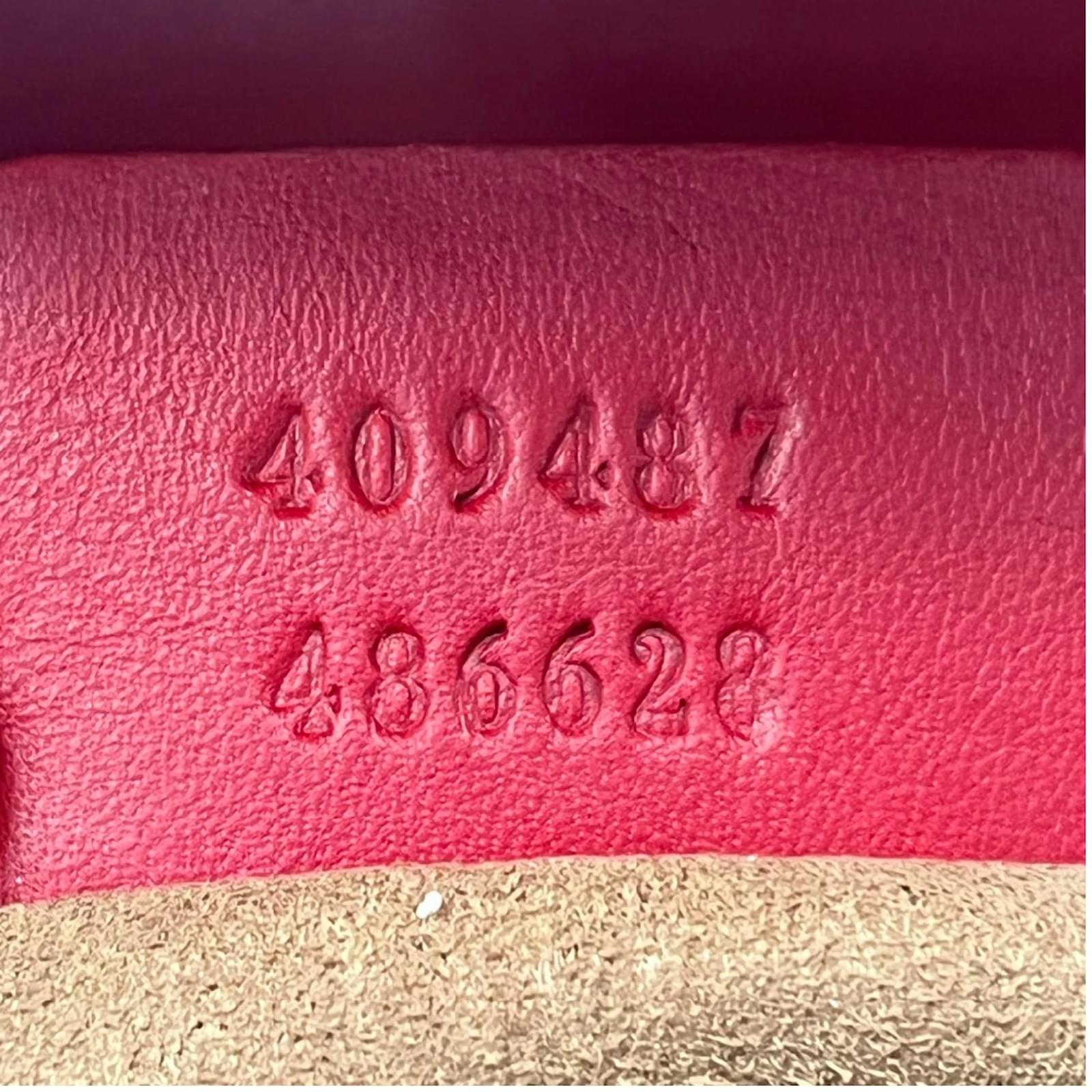 Padlock GG Supreme Canvas Medium Shoulder Bag – Poshbag Boutique