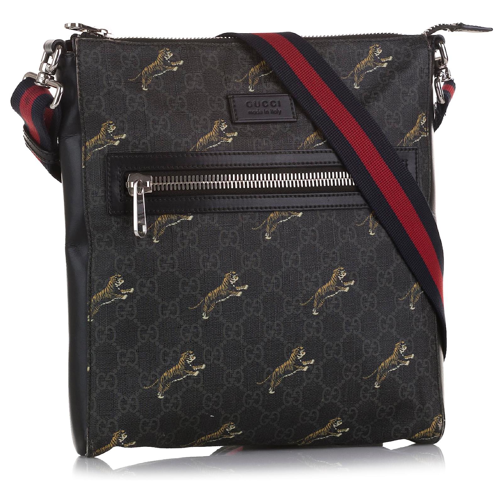 Gucci Gg Supreme Messenger With Tigers In Black