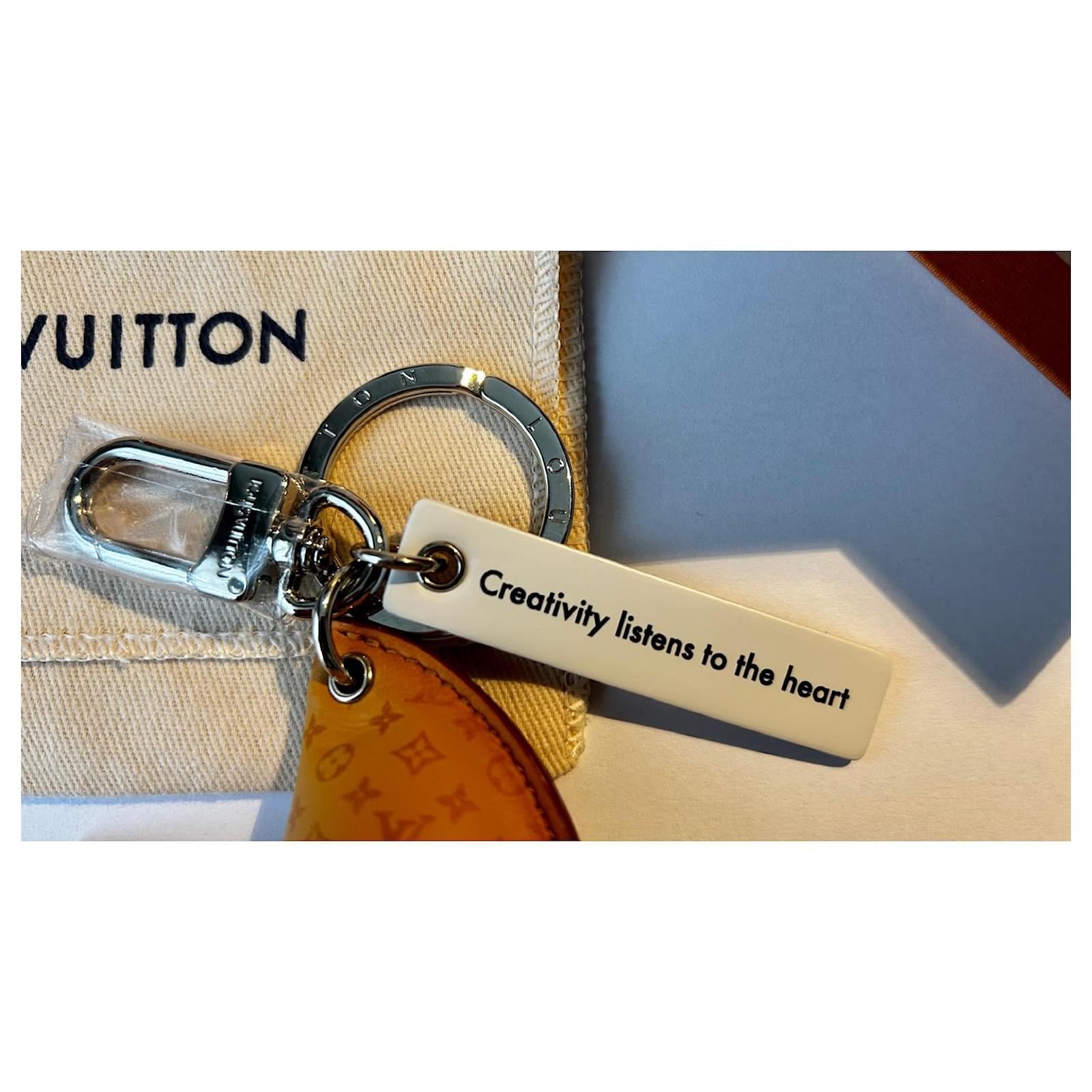 El bolso de galleta de la fortuna de Louis Vuitton está a la venta