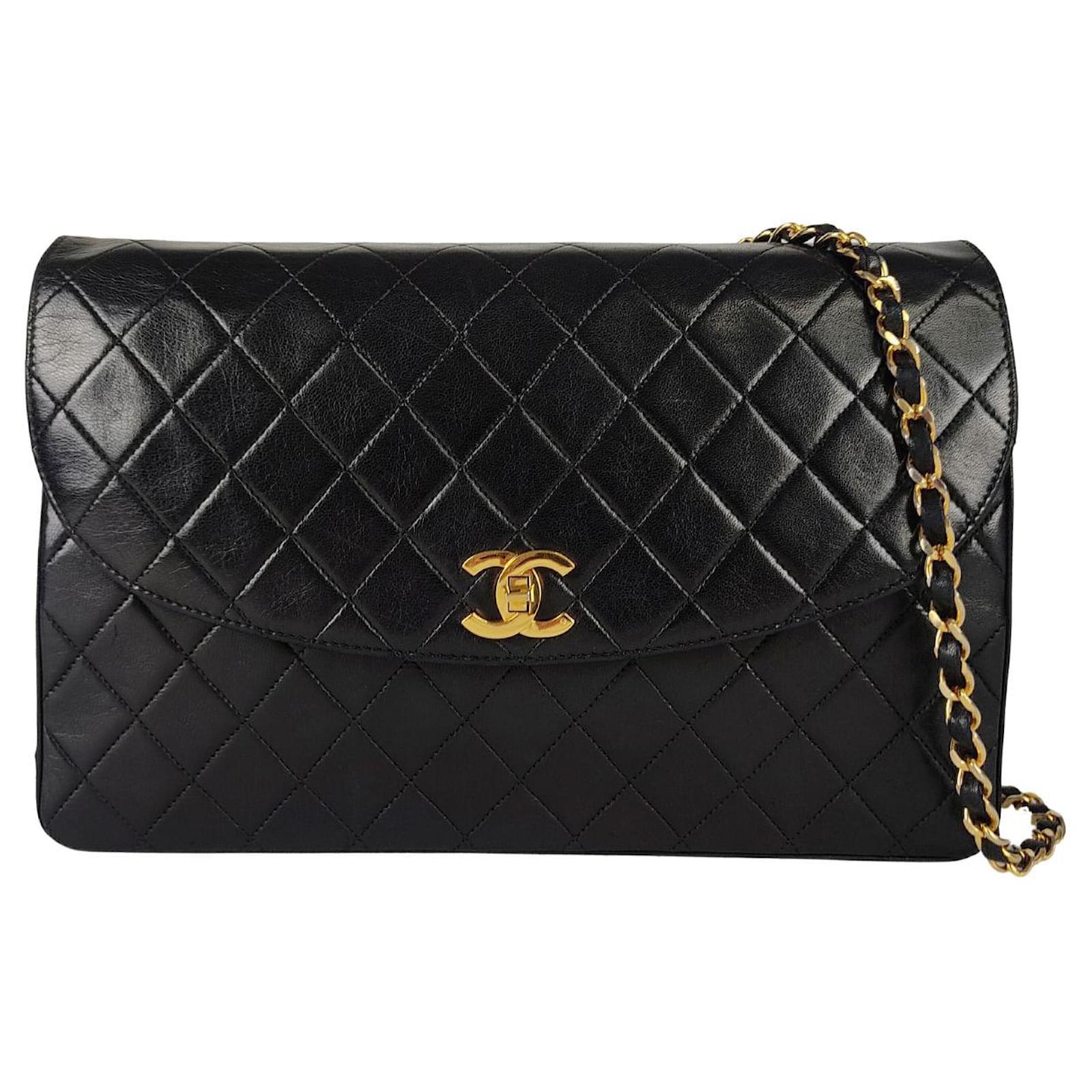 Chanel Classica Timeless shoulder bag in blue matelassé leather ref.854046  - Joli Closet