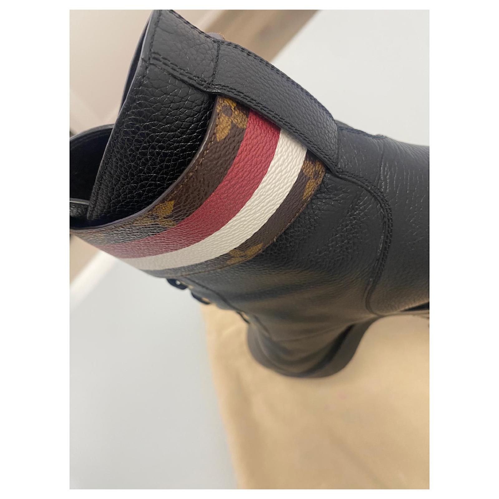 Louis Vuitton Ranger Flat Ankle Boots Black Leather ref.854078 - Joli Closet