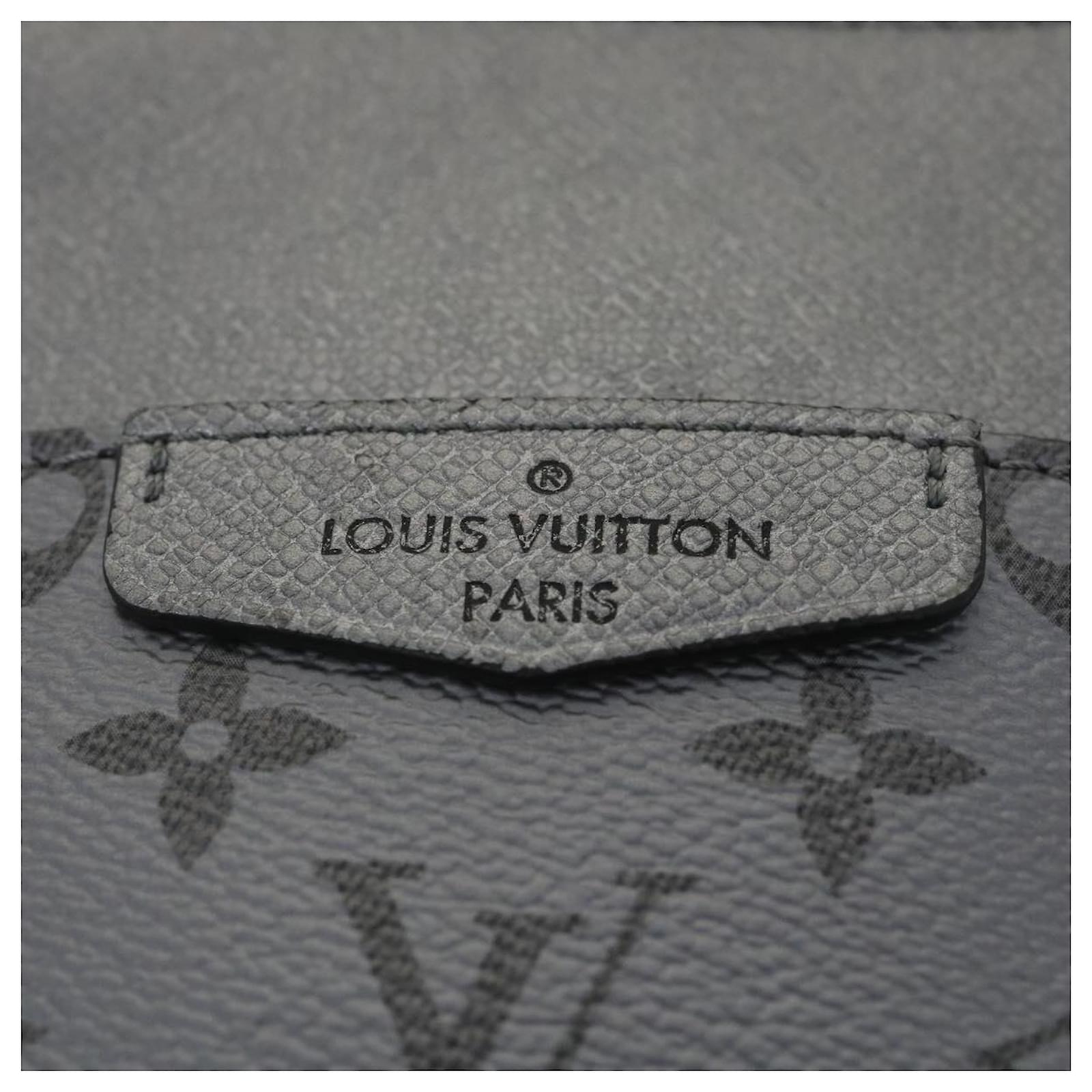 LOUIS VUITTON Taiga Rama Outdoor Sling Bag Shoulder Bag M30833 LV Auth  38176a Black Silvery Leather ref.854844 - Joli Closet