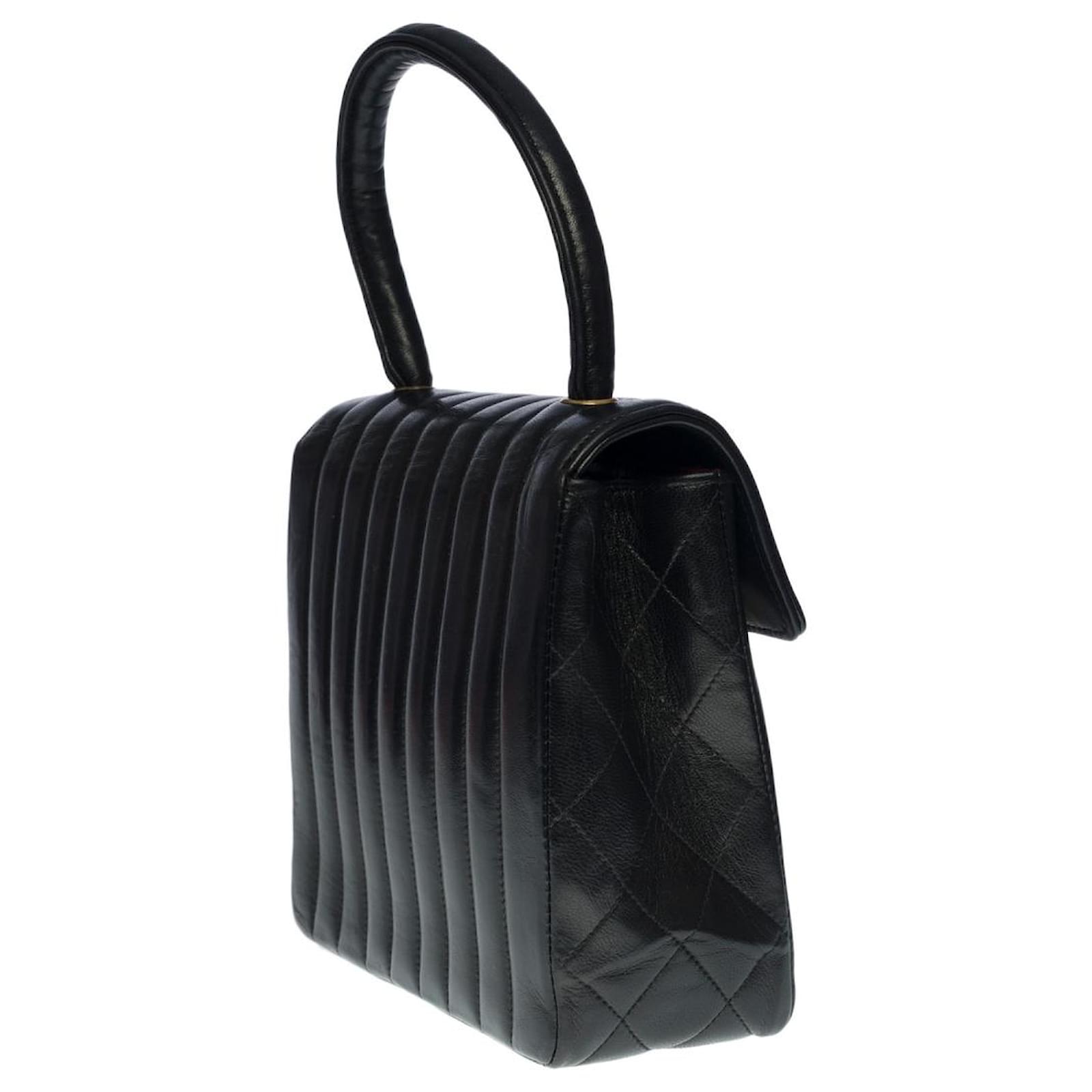Timeless RARE CHANEL MINI CLASSIQUE FLAP BAG CROSSBODY BAG IN BLACK QUILTED  LAMB LEATHER -100538 ref.855432 - Joli Closet