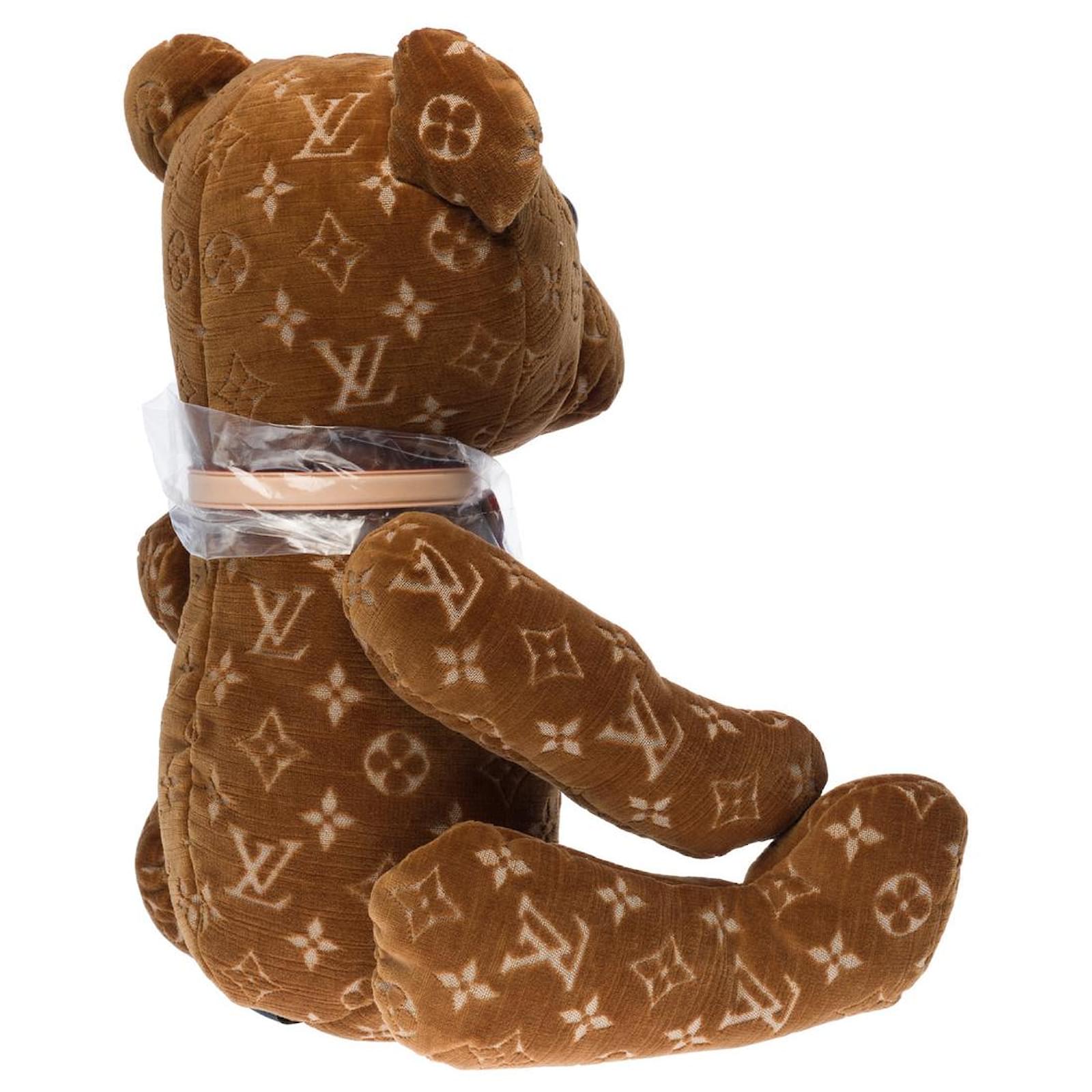 Exceptional Louis Vuitton DouDou teddy bear in soft beige and brown  monogram fabric Cloth ref.855583 - Joli Closet