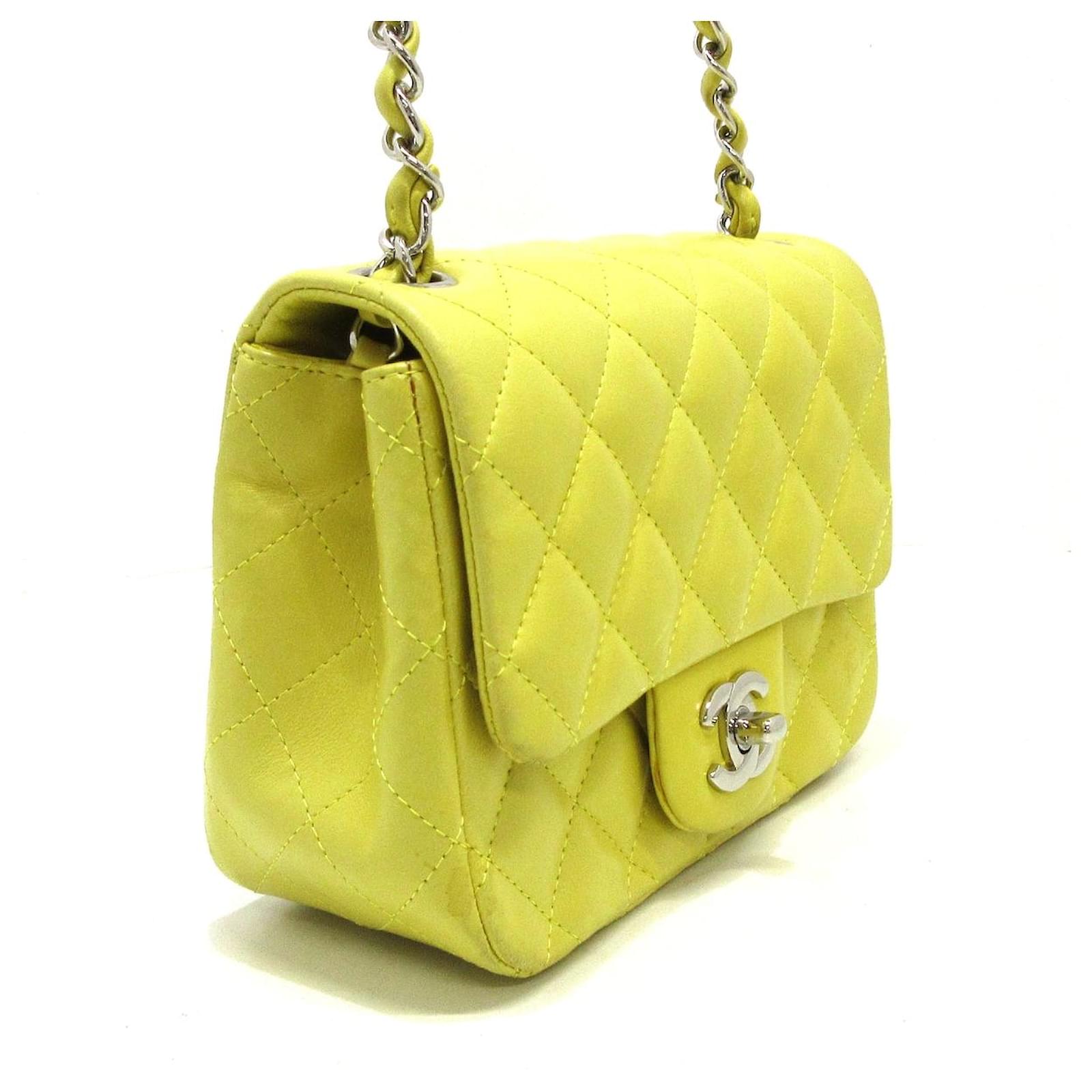 Chanel Mini matelassé Yellow Leather ref.857290 - Joli Closet