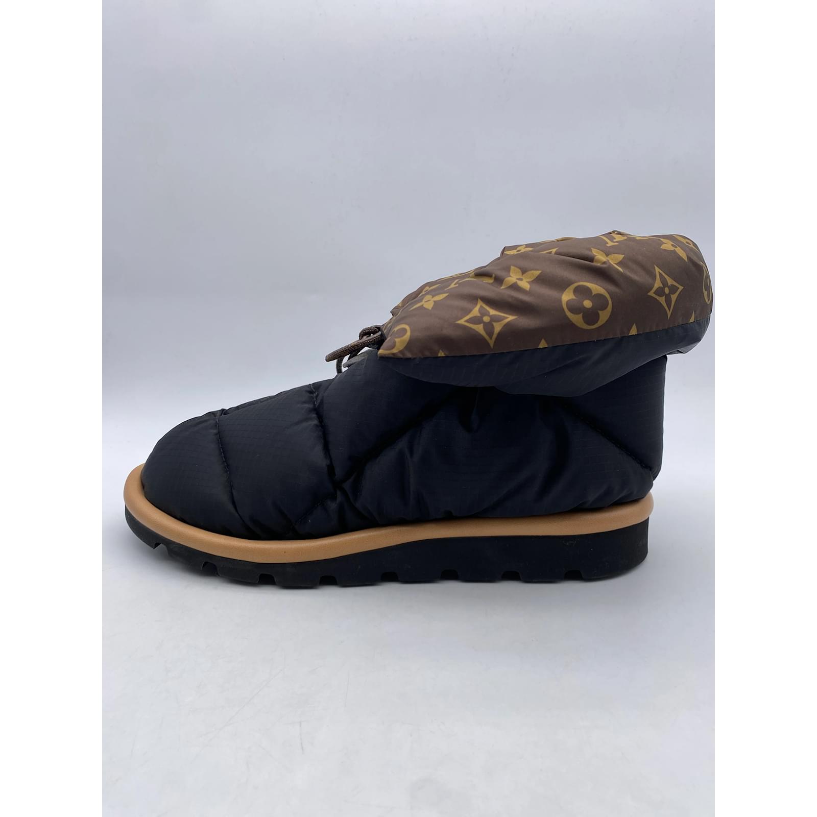LOUIS VUITTON Ankle boots T.eu 40 Polyester Black ref.858087