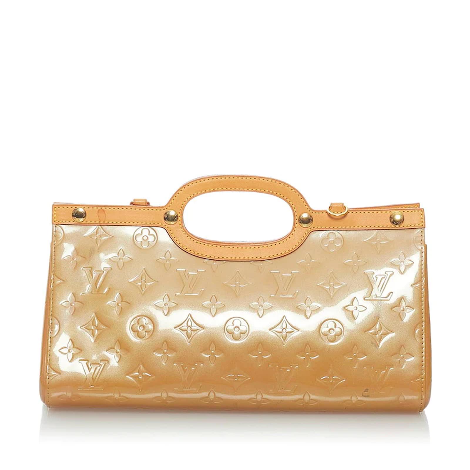 Louis Vuitton Monogram Vernis Roxbury Drive M91372 Beige Leather Patent  leather ref.967375 - Joli Closet