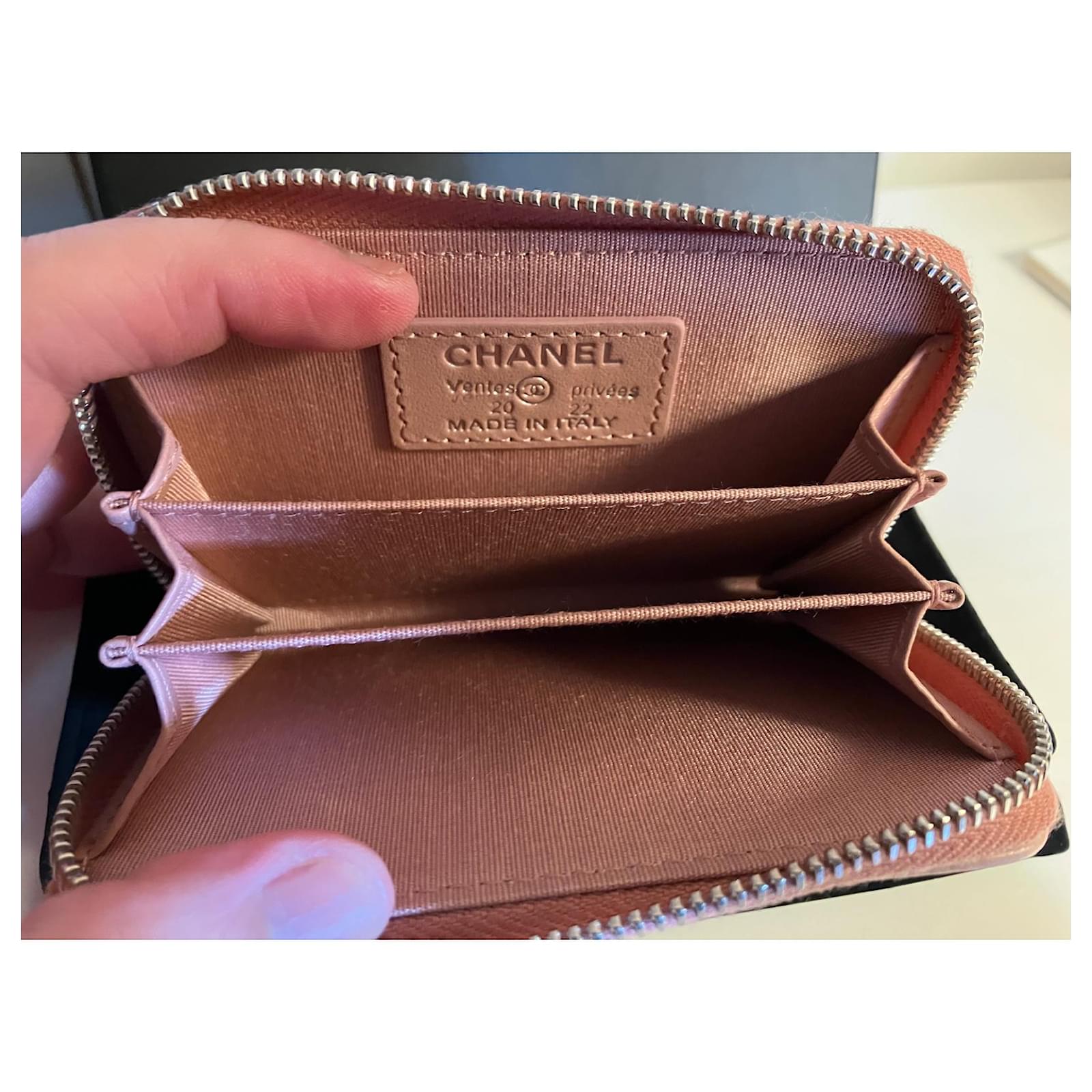 Chanel Purses, wallets, cases Multiple colors Leather ref.864722 - Joli  Closet