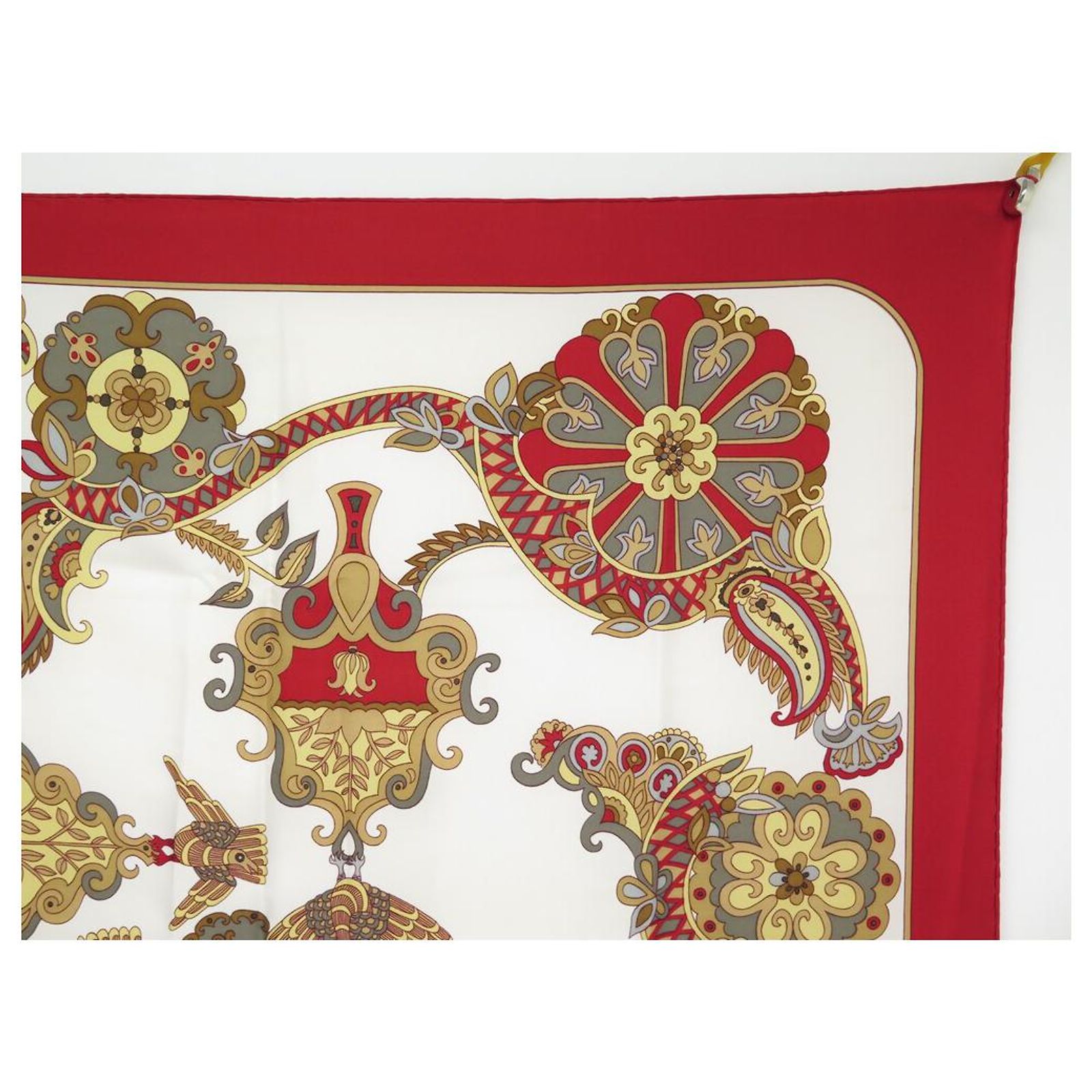 Foulard Hermès Cendrillon En Soie 100% - Couleur Vert Clair - Vintage, Occasion En Très Bon état (TBEG)