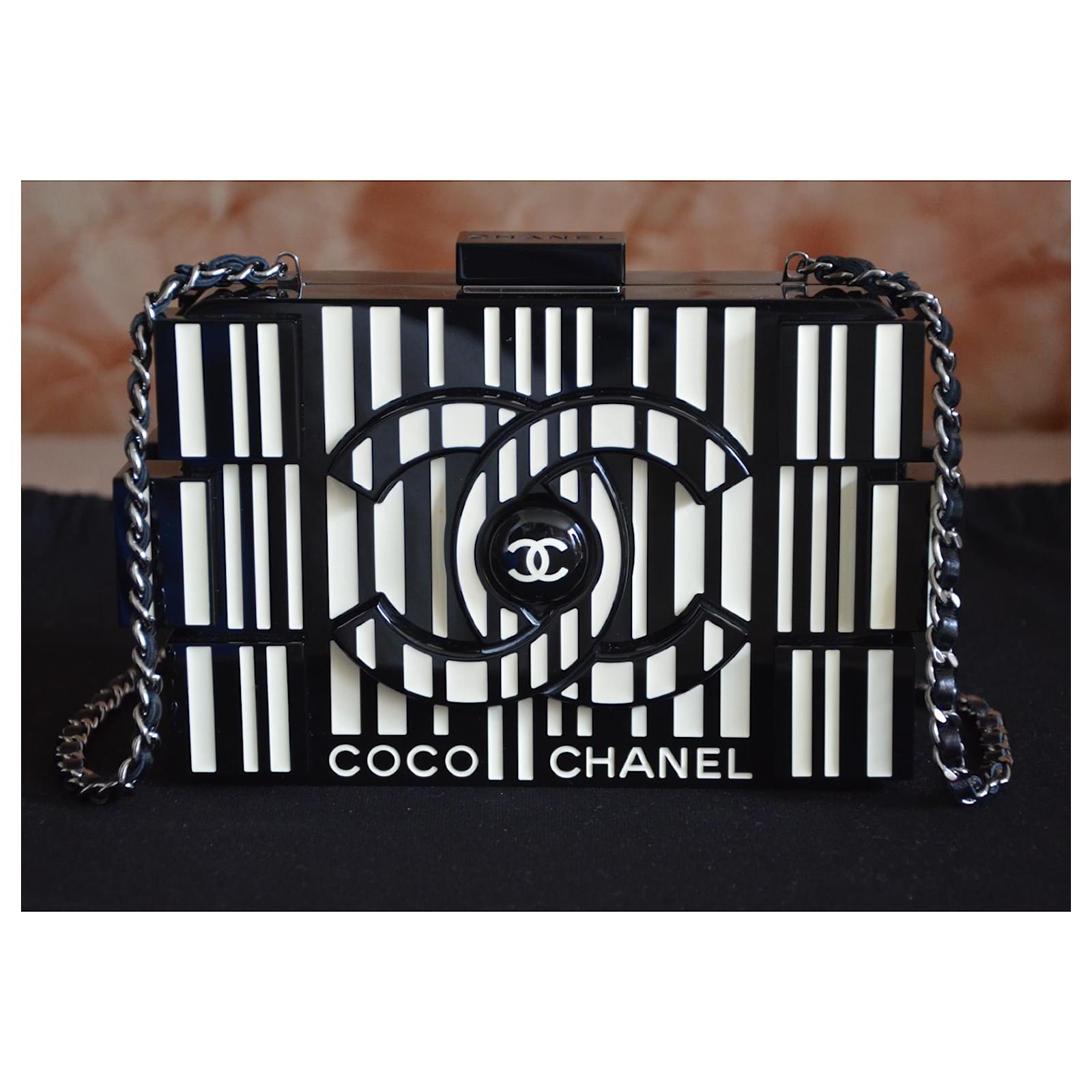 Chanel Lego Clutch in White / Black