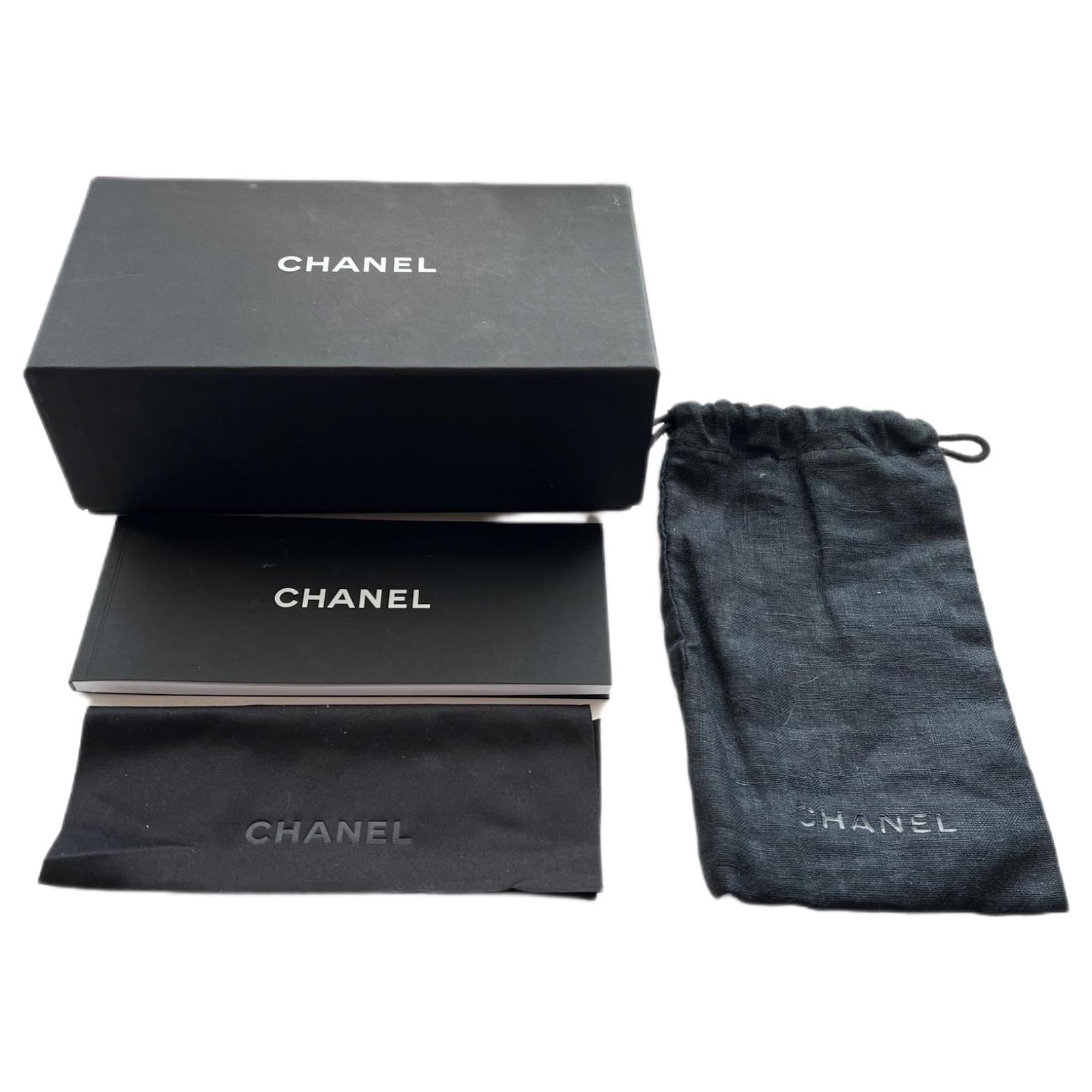 Chanel vintage 1990s Sunglasses Black Golden Plastic ref.872941 - Joli  Closet