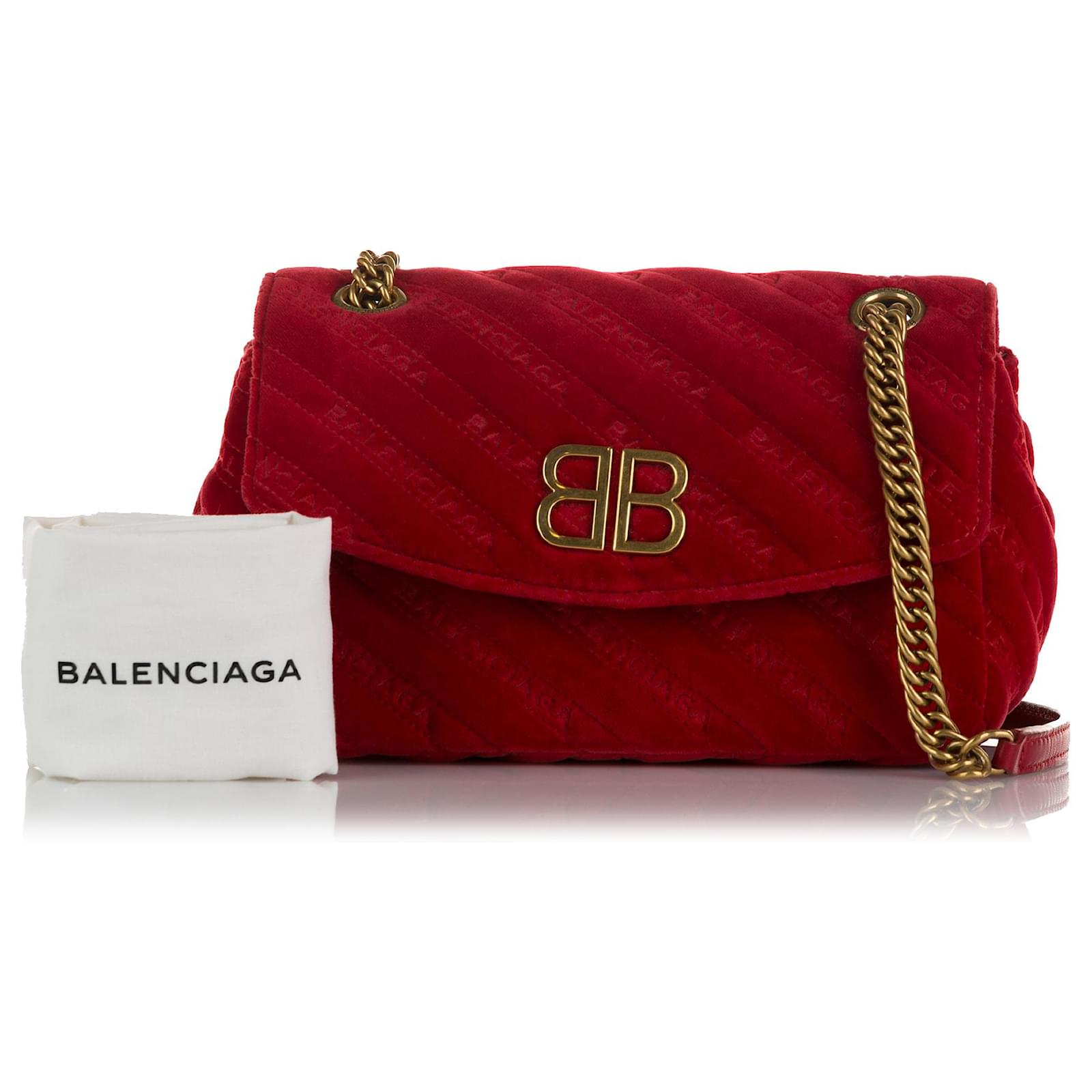 Balenciaga BB Quilted Round Velvet Crossbody Bag S (SHG-ihHh5a) – LuxeDH