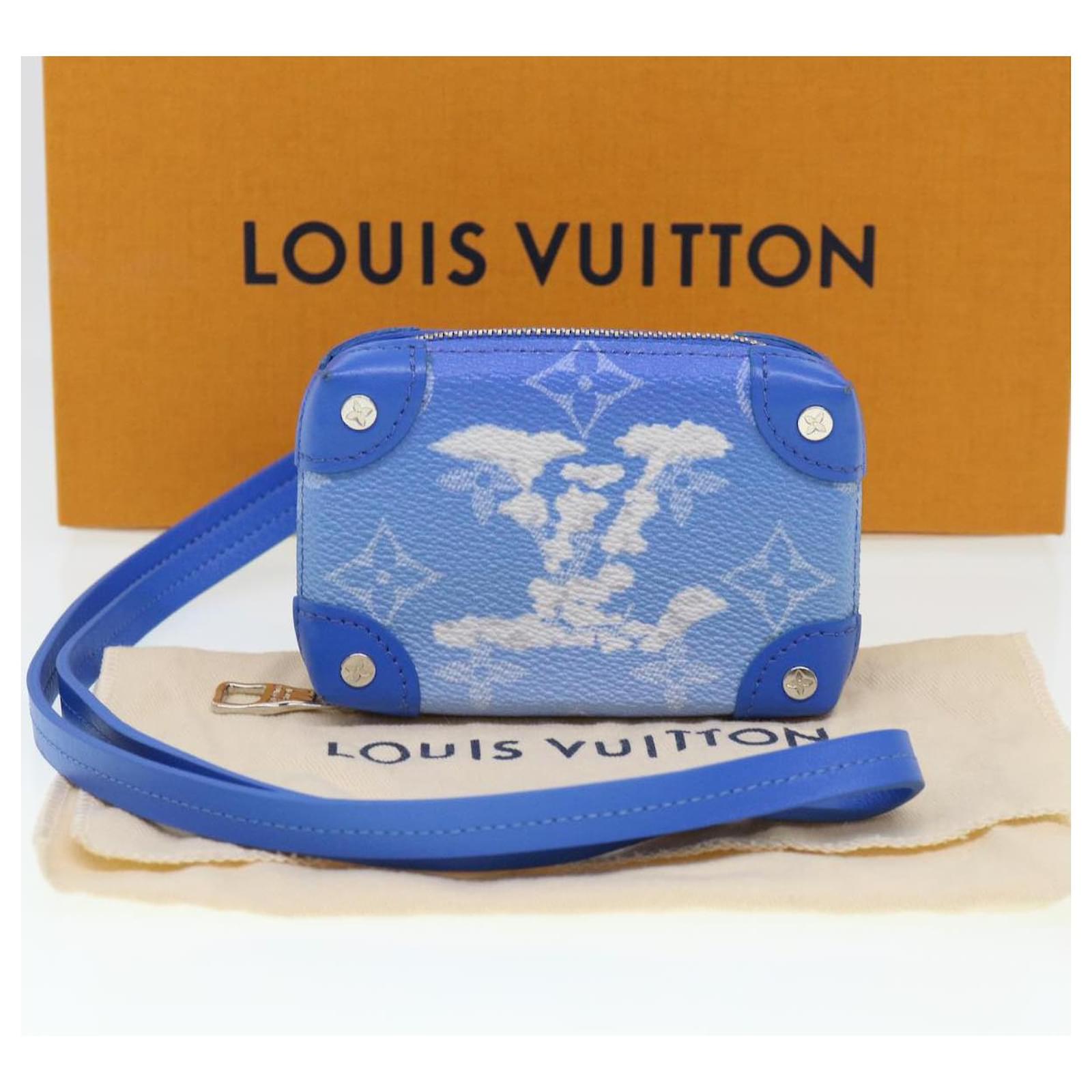 LOUIS VUITTON Monogram Clouds Soft Trunk Necklace Wallet M45440 LV Auth  39069a White Blue ref.874042 - Joli Closet
