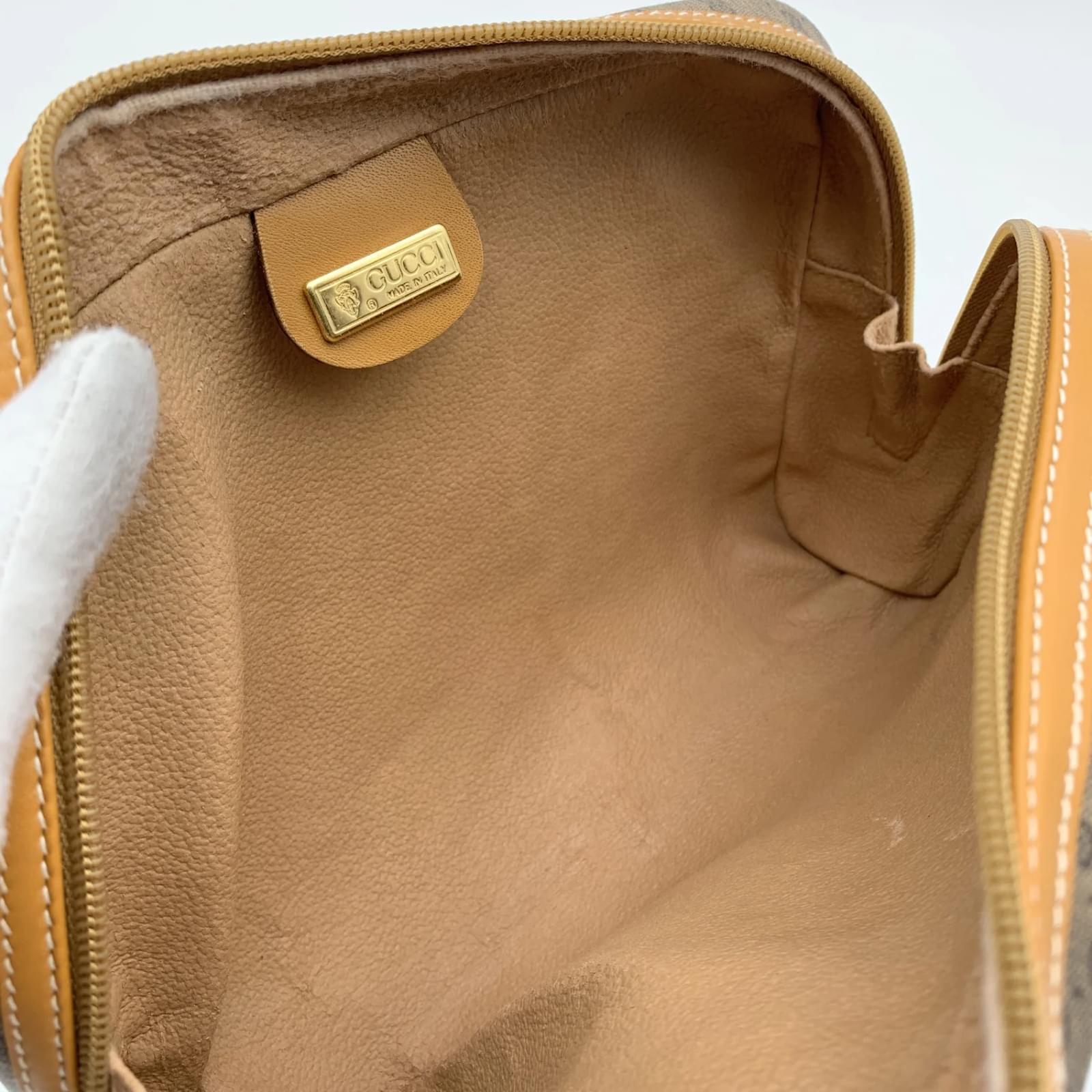 Gucci Vintage Beige Monogram Canvas Cosmetic Bag Clutch Bag Cloth  ref.875944 - Joli Closet