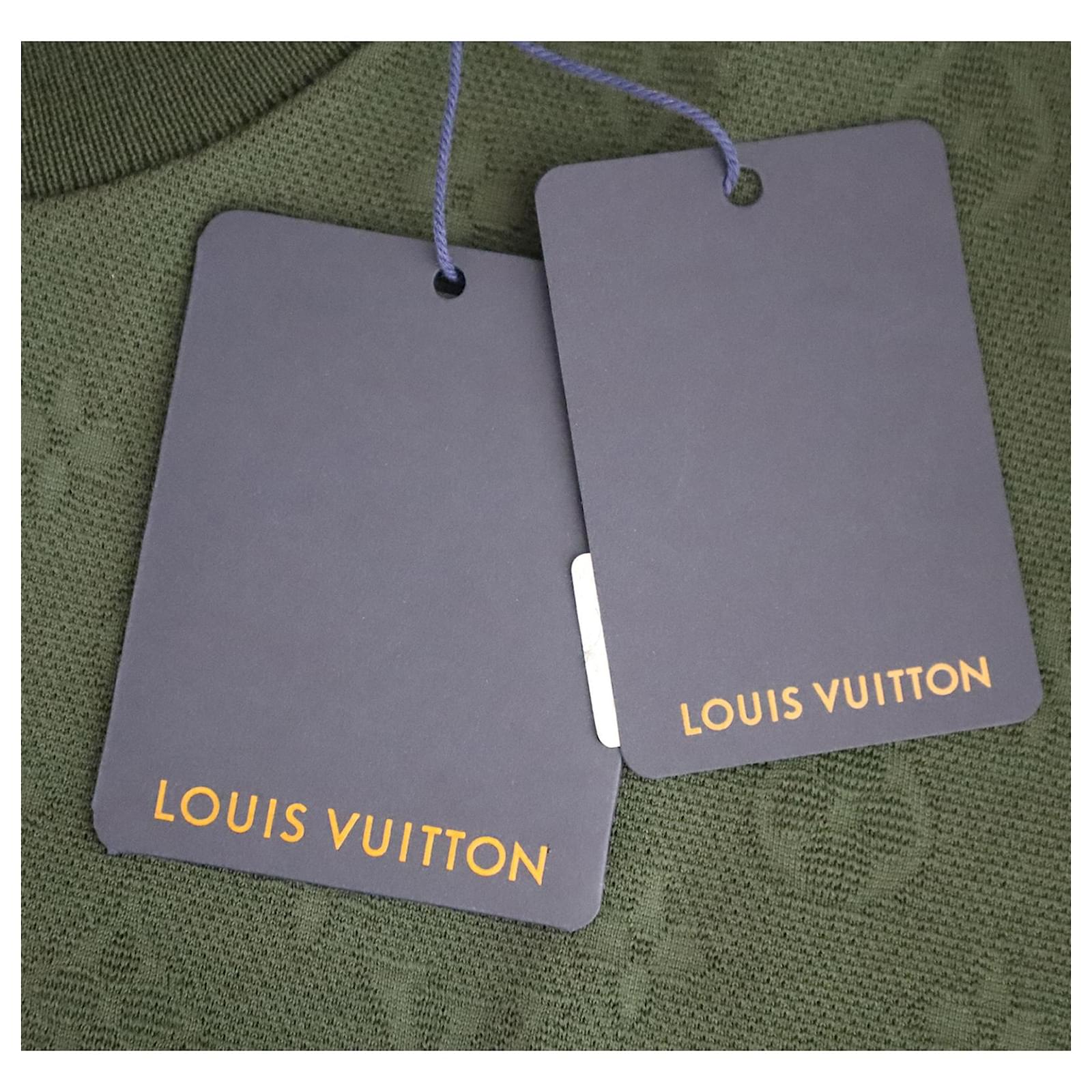 Louis Vuitton LVSE Signature 3D Pocket Monogram T-shirt in Green Cotton  ref.876628 - Joli Closet