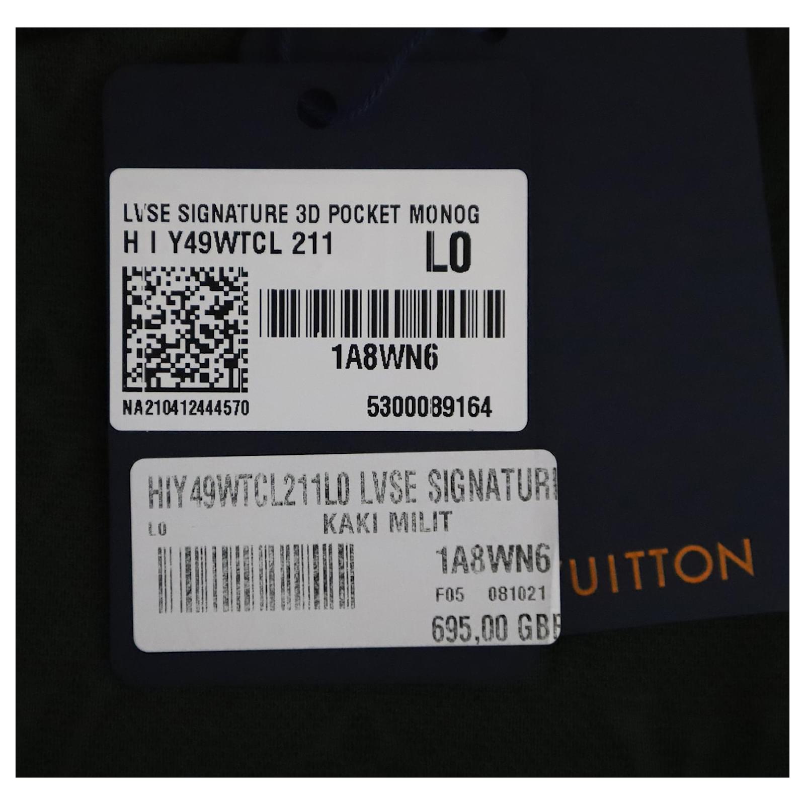 Louis Vuitton LVSE-Signatur 3T-Shirt mit D-Pocket-Monogramm aus grüner  Baumwolle ref.876628 - Joli Closet