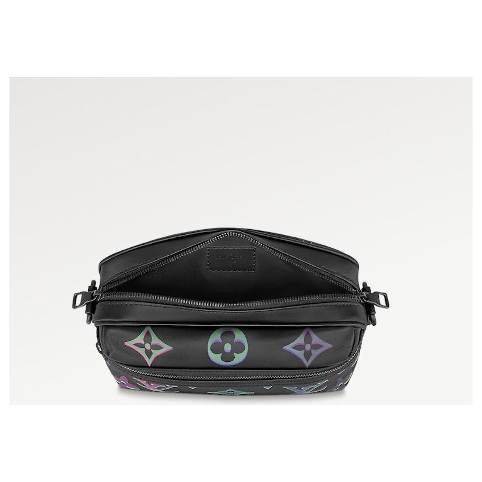 Louis Vuitton - Comet Messenger PM Bag - Leather - Black Borealis - Men - Luxury