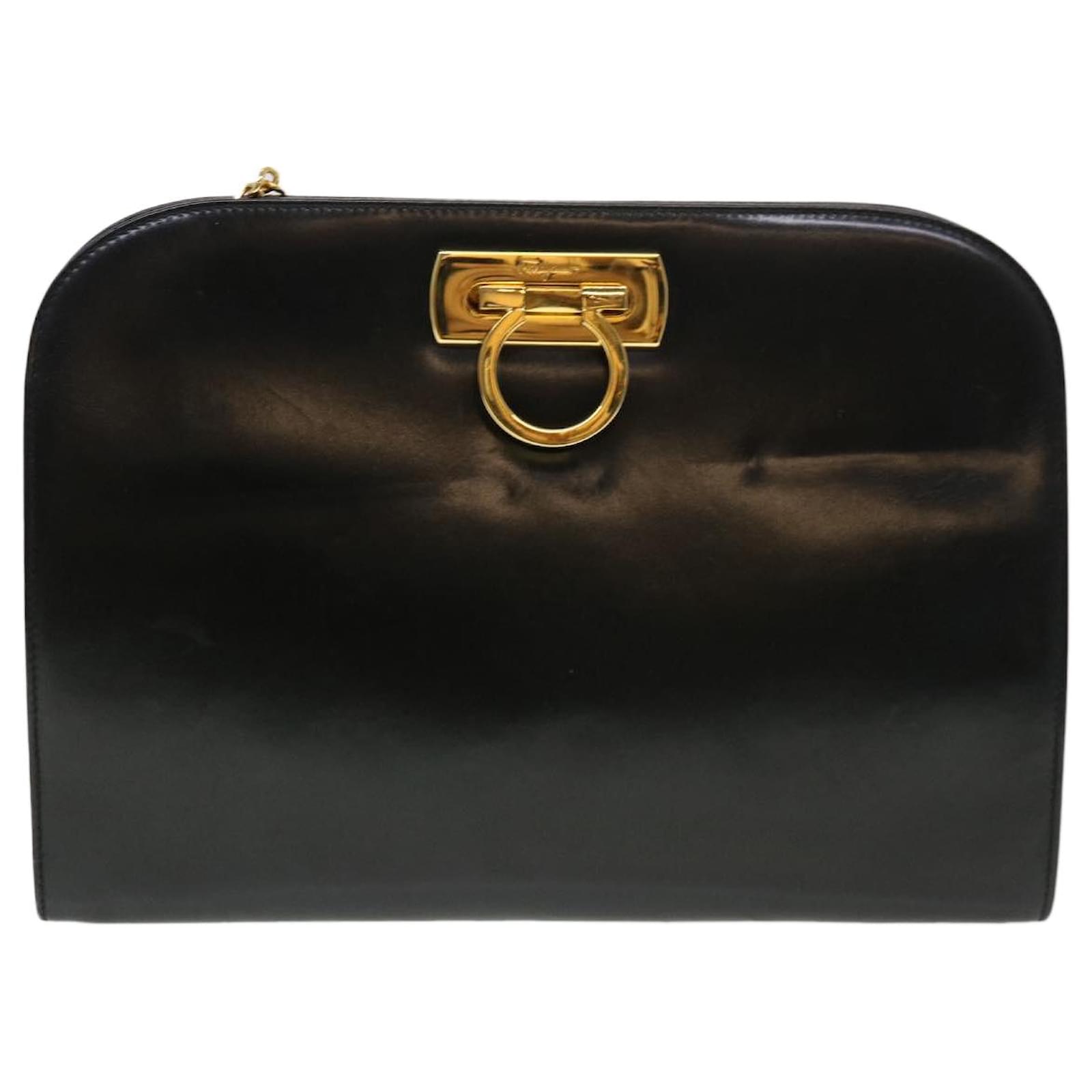 【SALVATORE FERRAGAMO】CHAIN SHOULDER BAG Salvatore Ferragamo Gancini Chain Shoulder Bag in Black