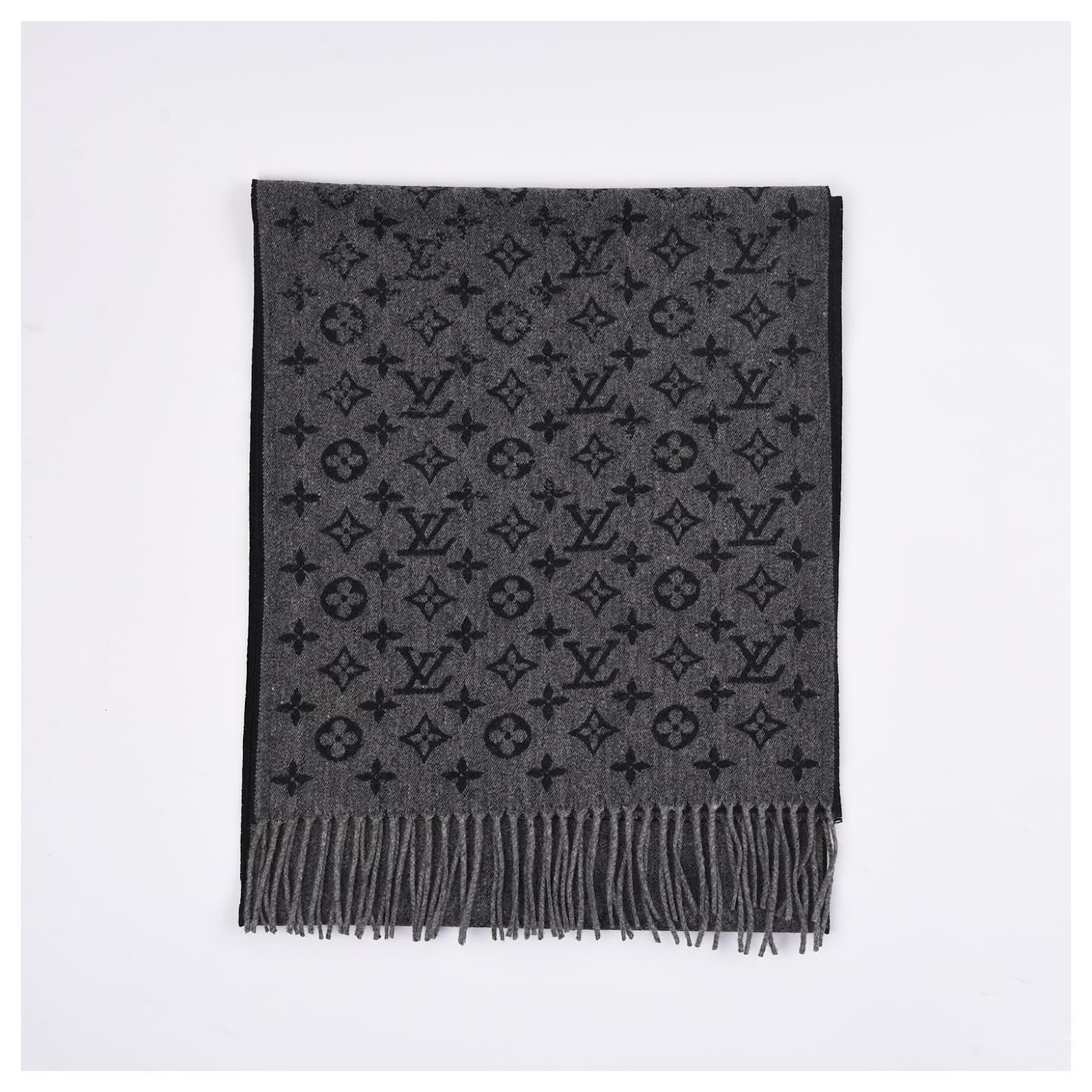 LOUIS VUITTON Scarves T. cashmere Grey ref.877542 - Joli Closet