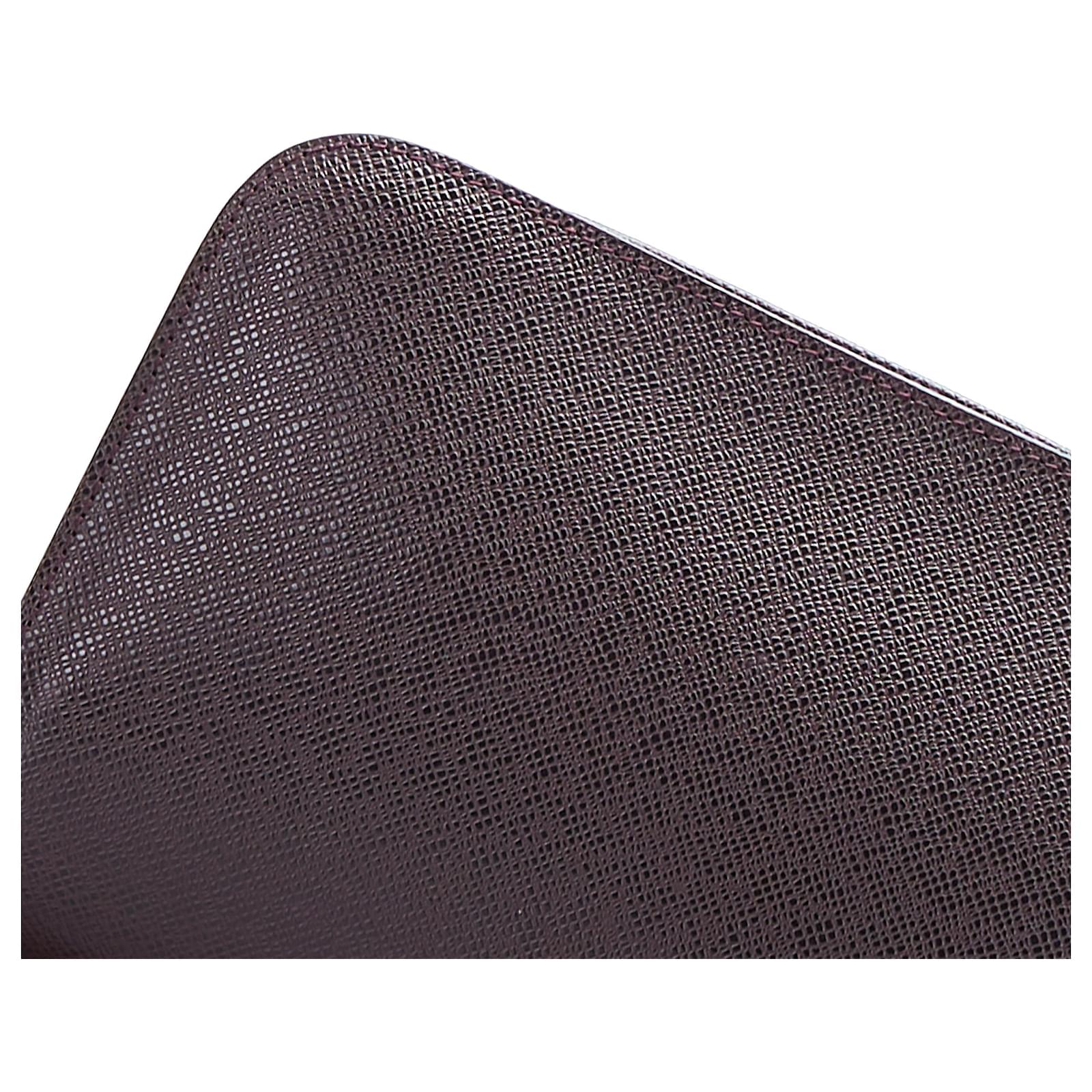 Louis Vuitton Purple Taiga Baikal Leather ref.915381 - Joli Closet