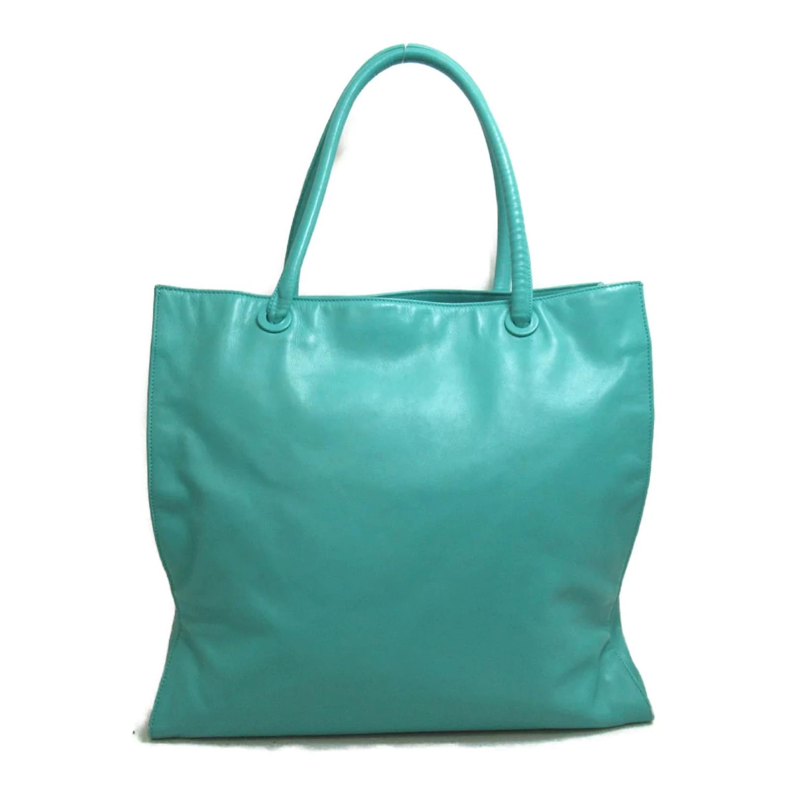 Chanel CC Leather Tote Bag Green Lambskin ref.883180 - Joli Closet