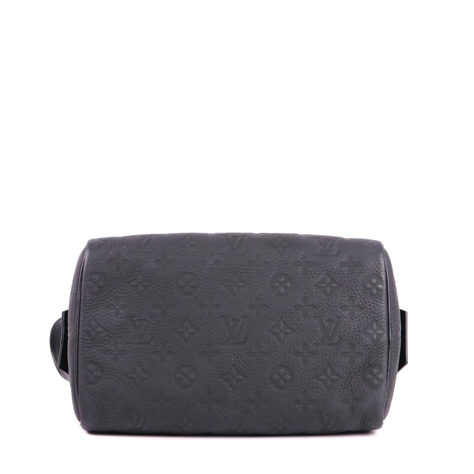 LOUIS VUITTON Small bags, wallets & cases T. Leather Black ref.888152 -  Joli Closet