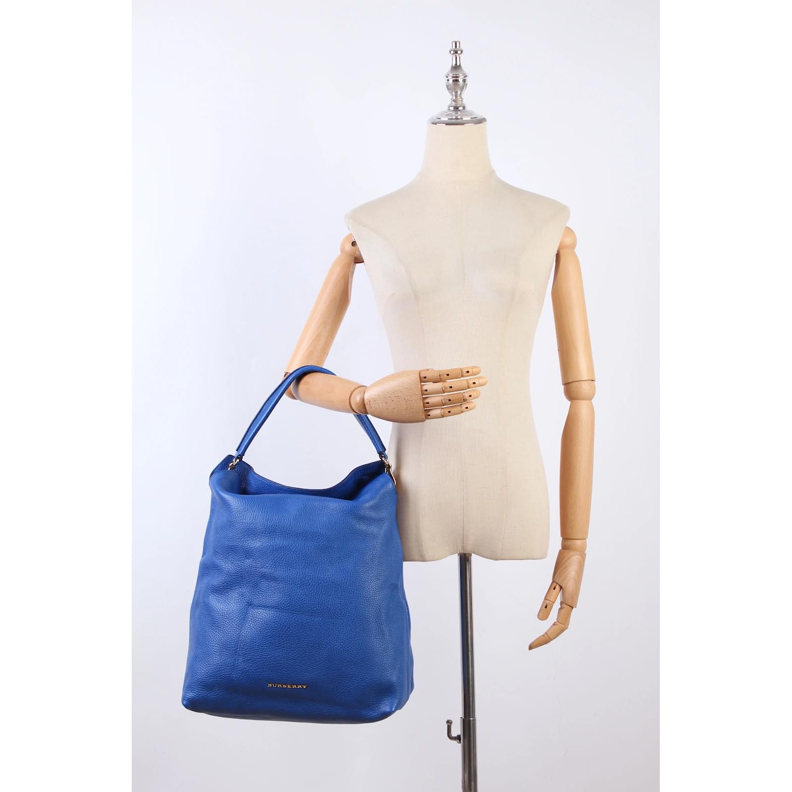 Burberry Leather Cale Hobo Bag Blue Pony style calfskin ref.888215 Joli Closet