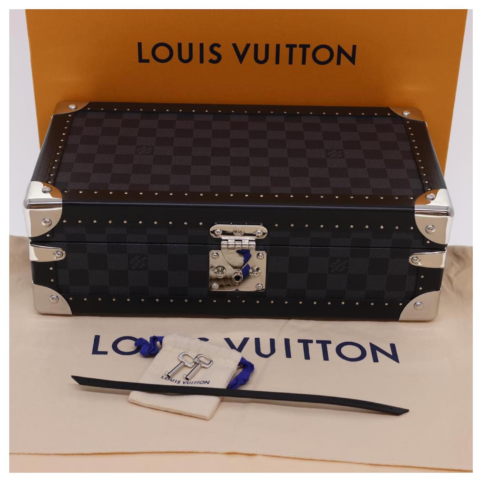 Louis Vuitton Damier Graphite Coffret 8 Montres Case Trunk for €5 900 for  sale from a Private Seller on Chrono24