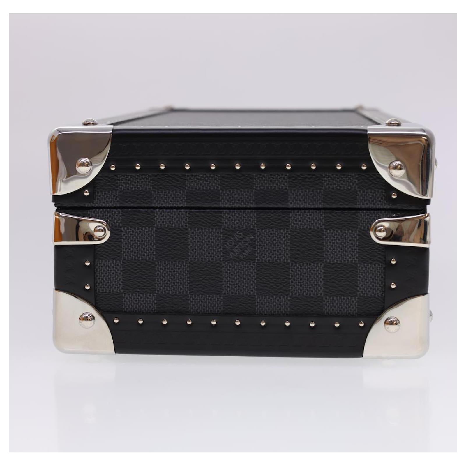 Shop Louis Vuitton MONOGRAM 8 Watch Case (M20016) by nordsud