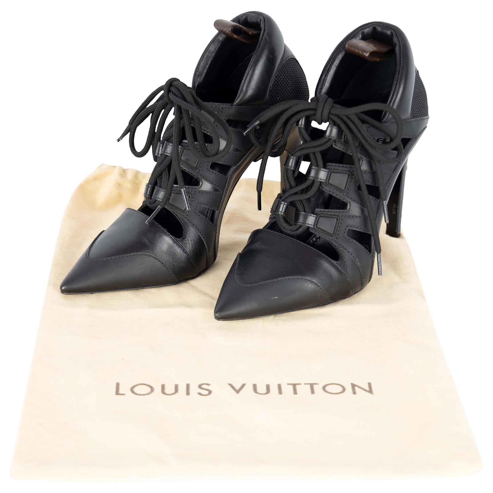 Twist Louis Vuitton Streamline Lace-up Pumps Black Leather ref.889237 -  Joli Closet
