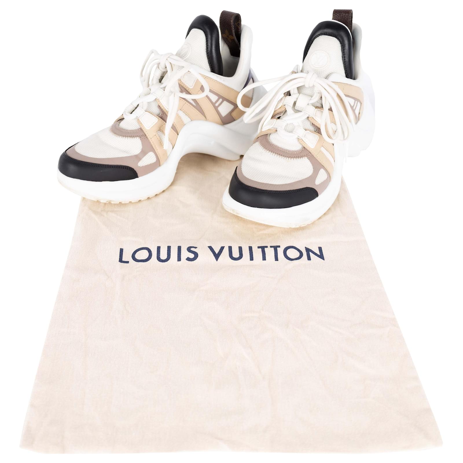 Louis Vuitton LV Archlight Sneaker Nude. Size 38.0