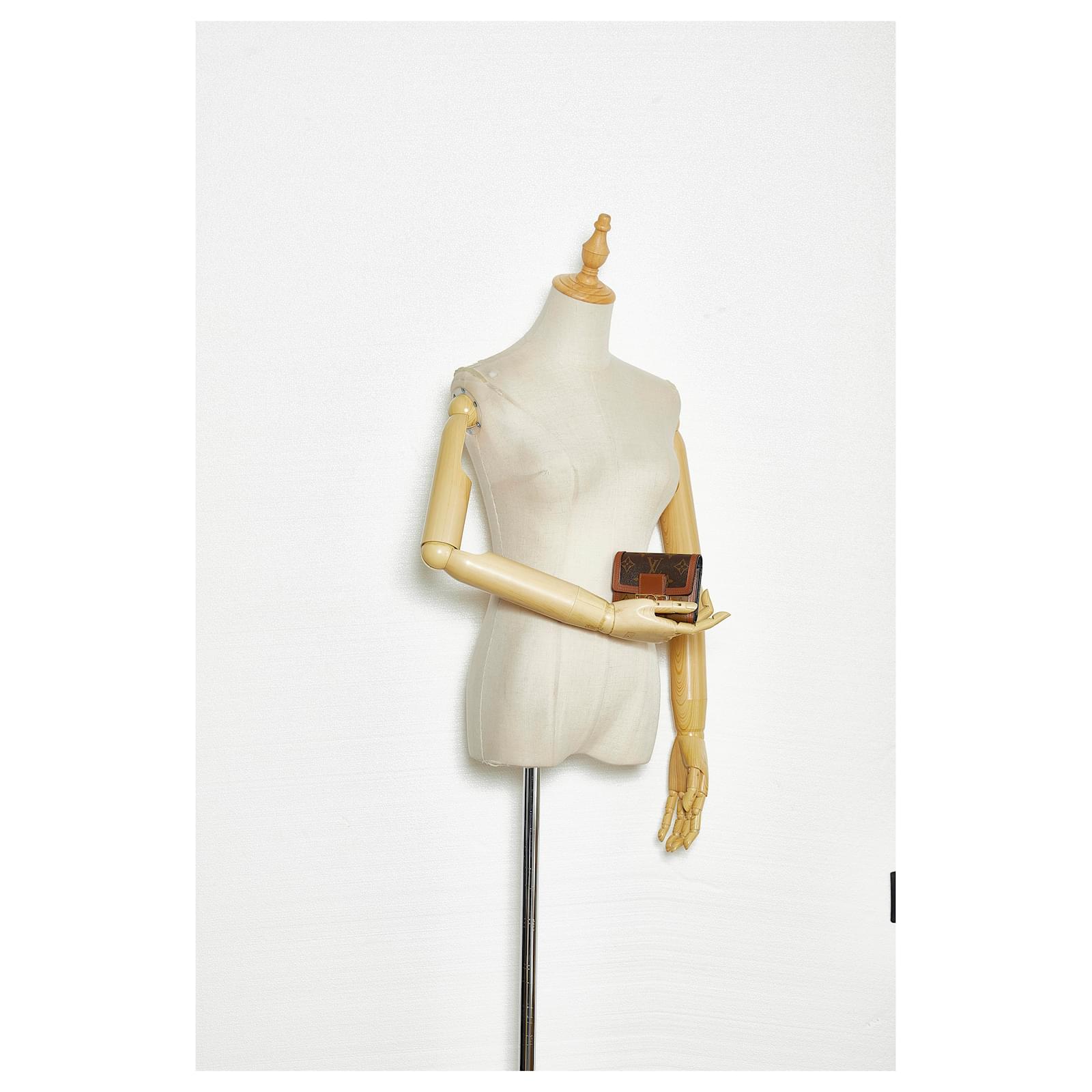 Louis Vuitton Brown Monogram Reverse Dauphine Compact Wallet Cloth  ref.891183 - Joli Closet
