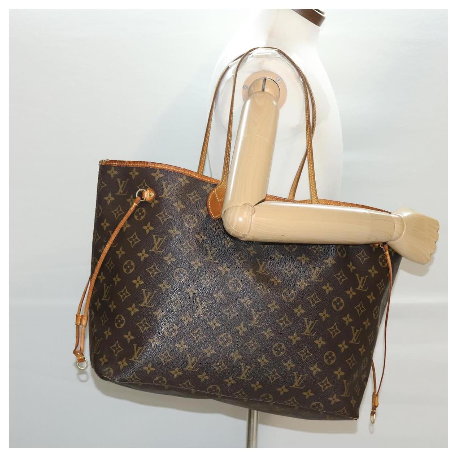 size of louis vuitton neverfull gm