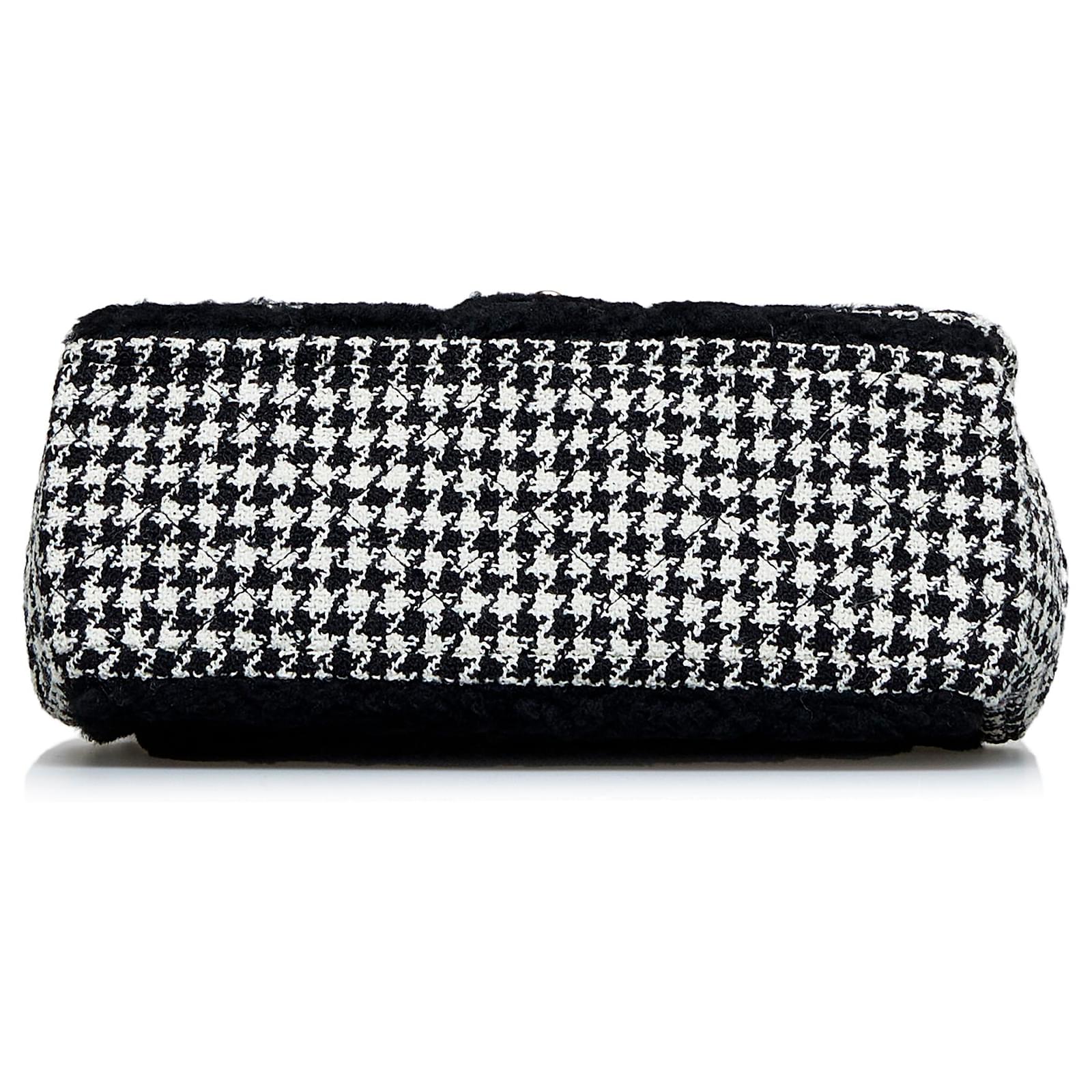Chanel Black Shearling CC Turnlock Flap Bag Fur ref.896402 - Joli Closet