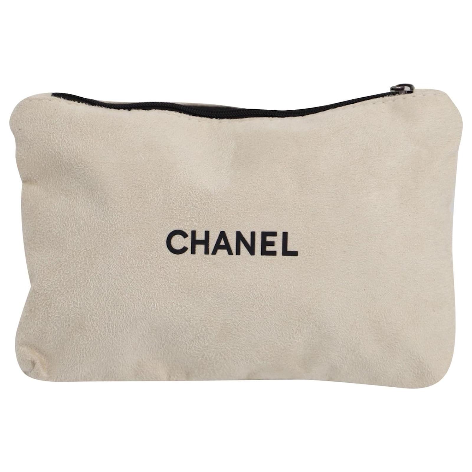 Chanel Cosmetic Pouch in Beige Suede ref.898179 - Joli Closet