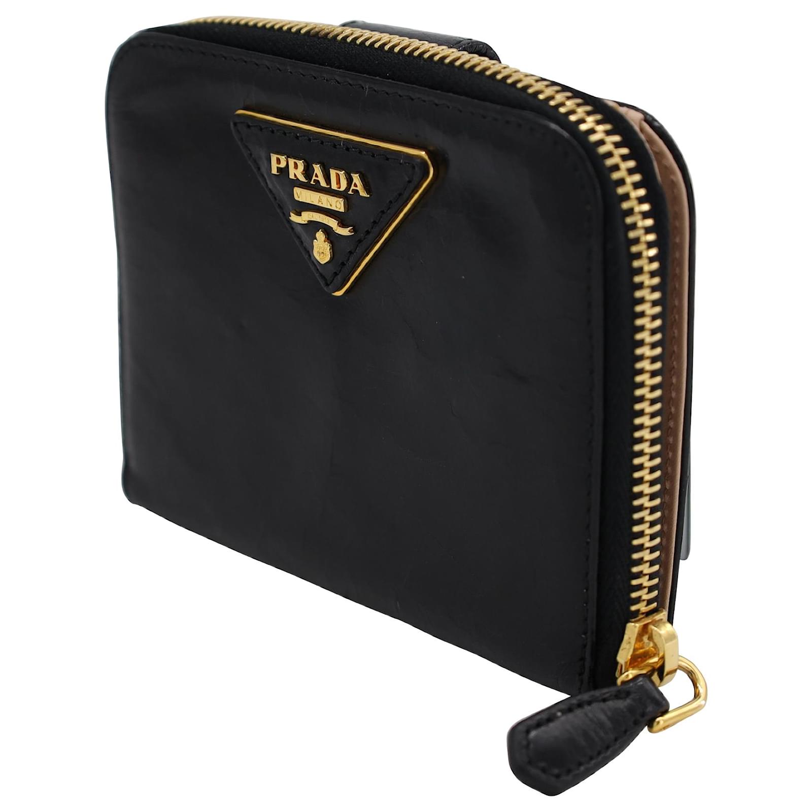 Prada Small Logo-Plaque Wallet in Black Weather Leather ref.898819